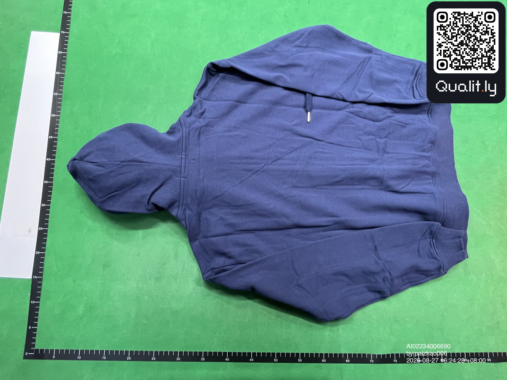 Hoodie QC photo 3 of 98