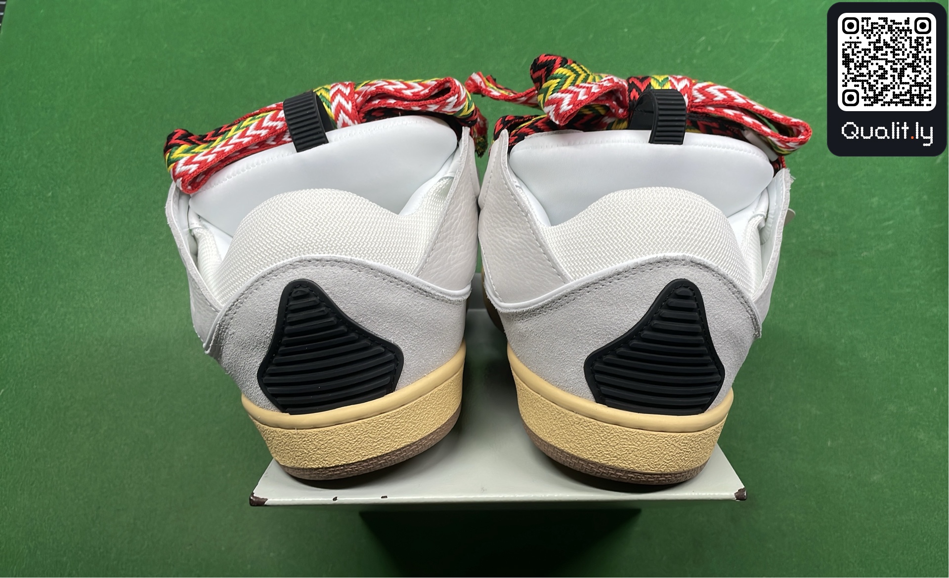 Sneakers QC photo 3 of 32