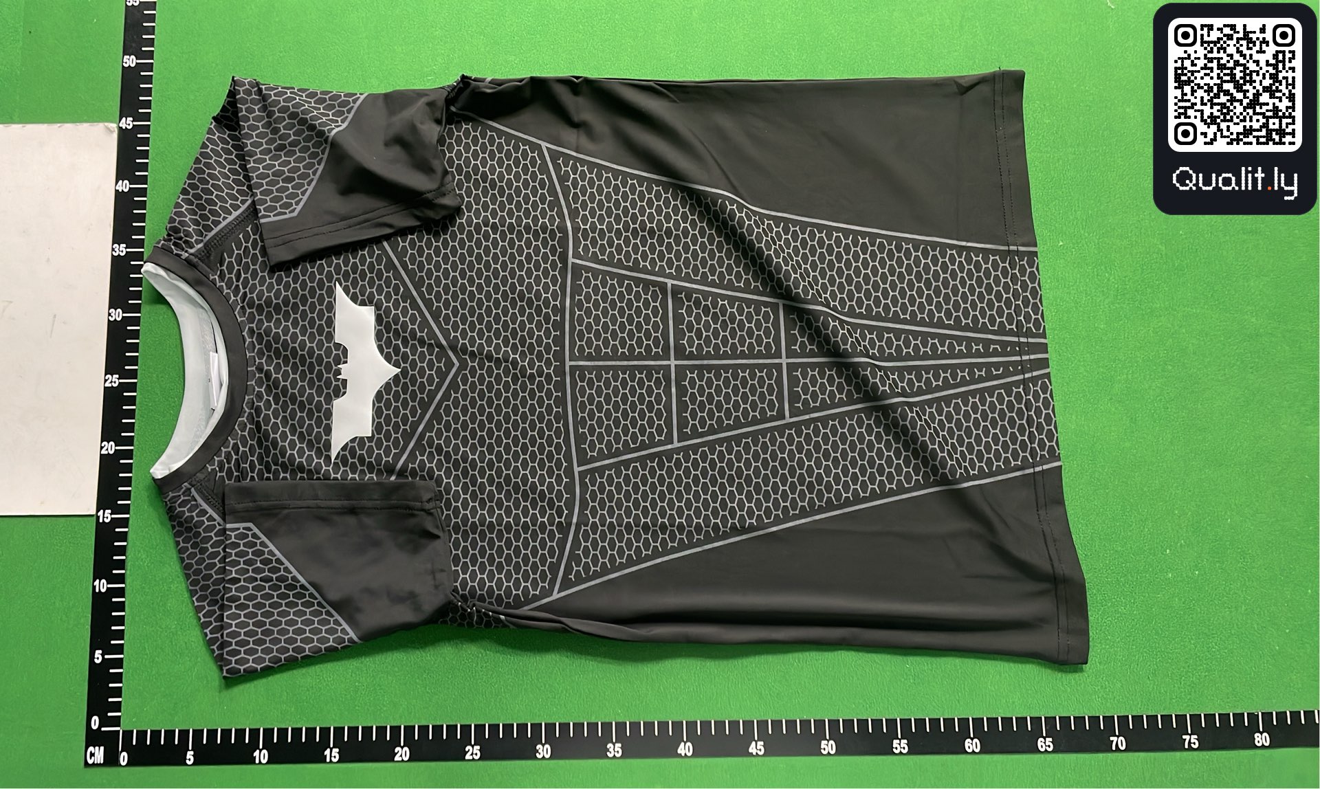 Camiseta — foto QC 2 de 18
