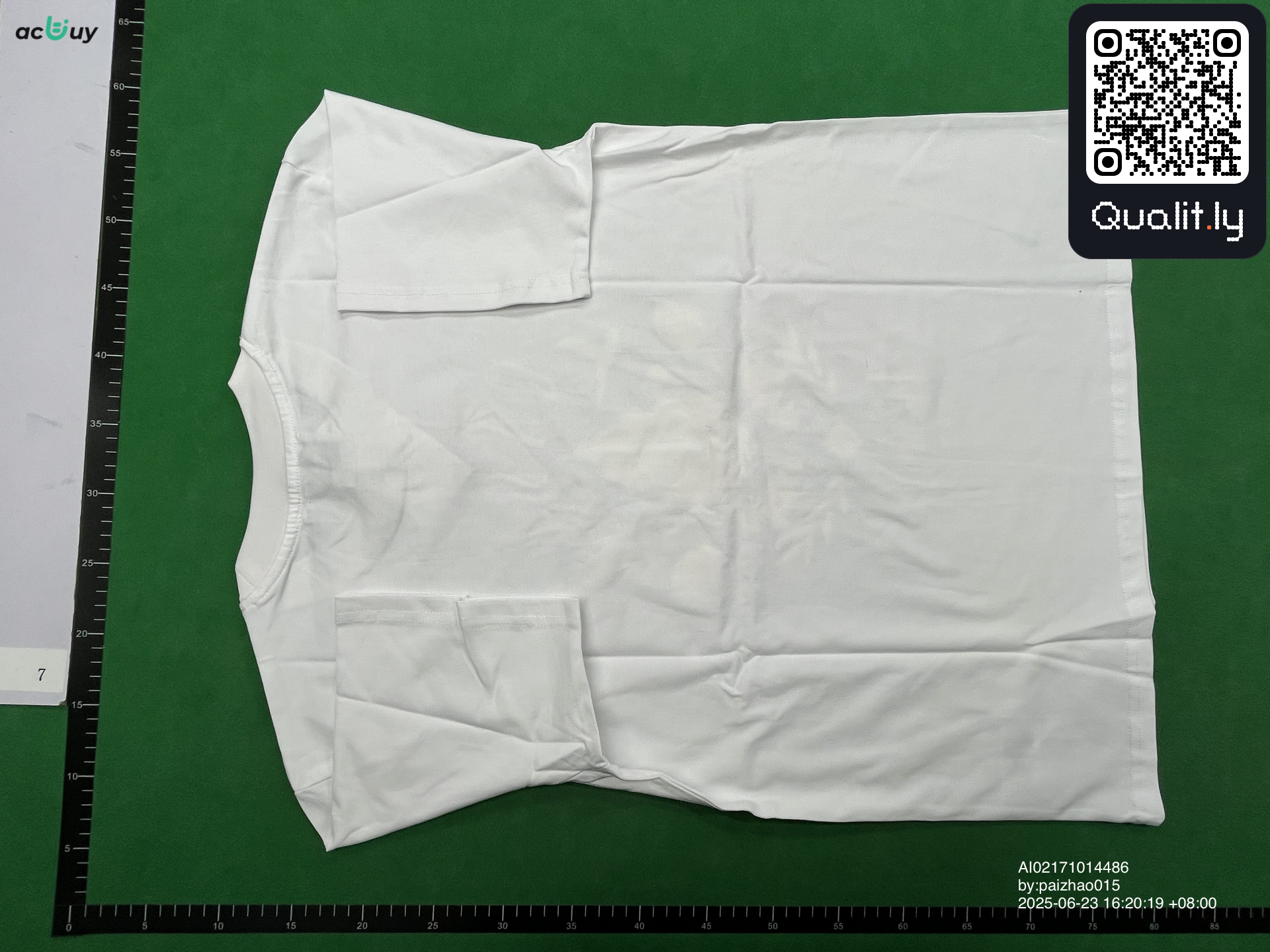 T-shirt — QC-foto 2 van 8