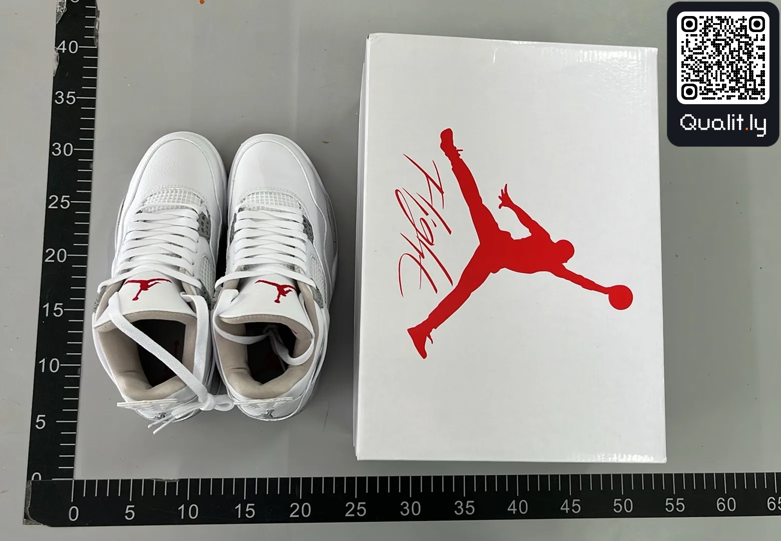 Foto QC 1 di 24