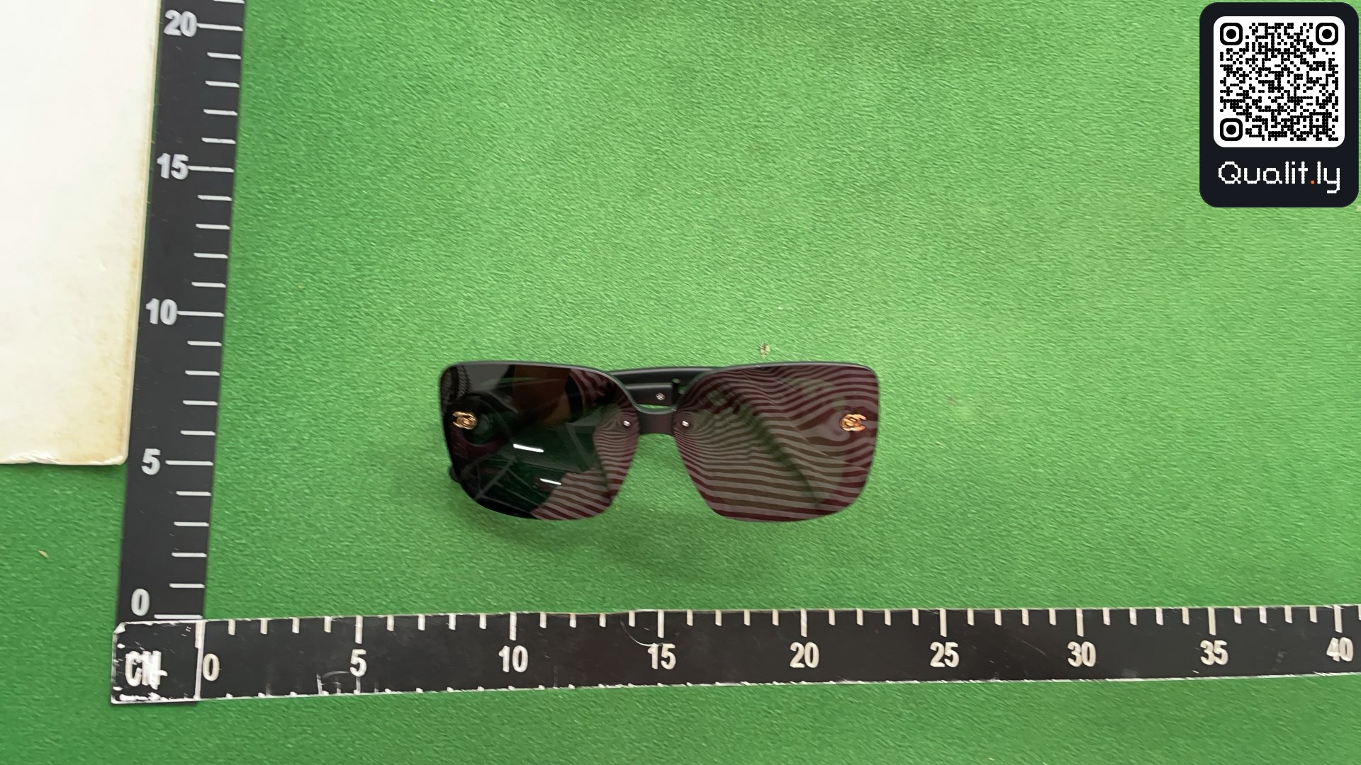 Sunglasses QC photo 1 of 3