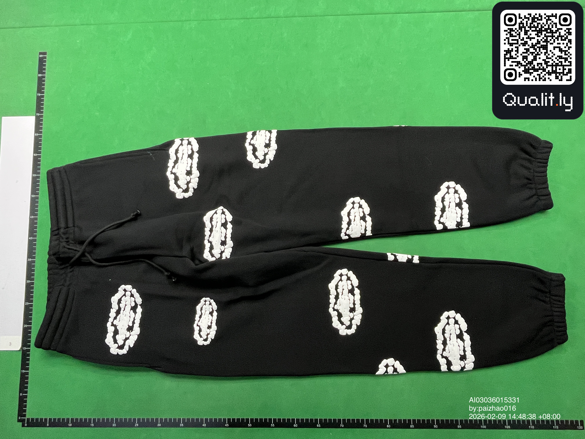Hoodie — QC-foto 3 van 4