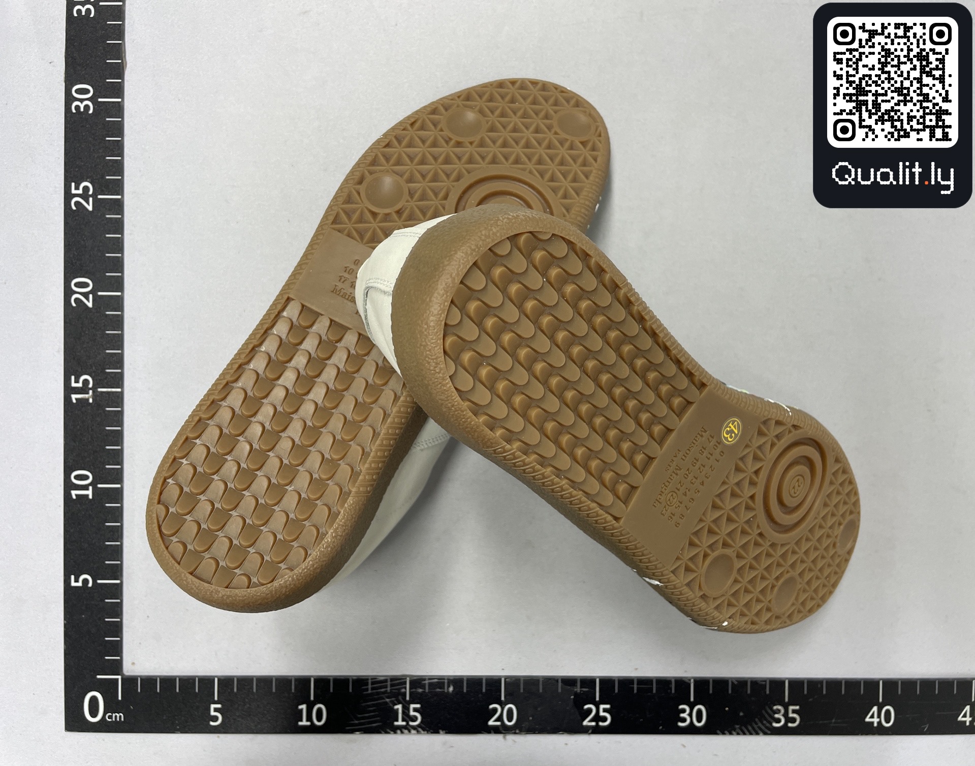 Sneakers — foto QC 2 di 94