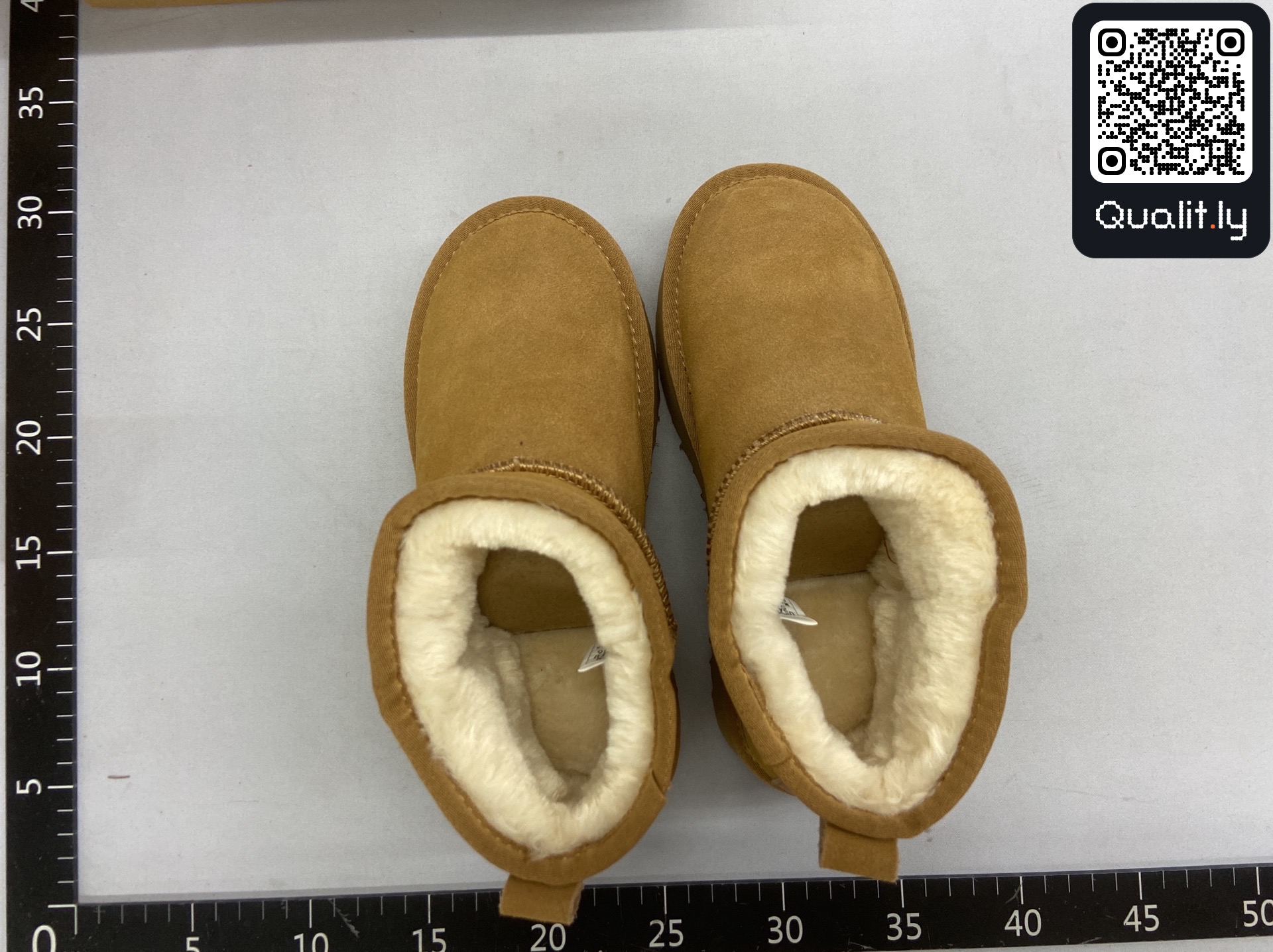 Sneakers — QC-foto 2 van 6
