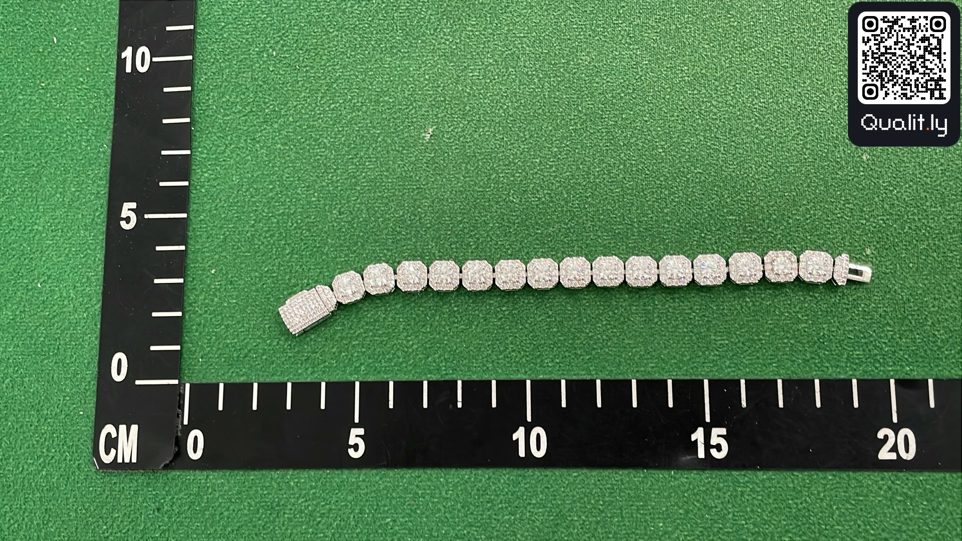 Jewelry QC photo 1 of 16