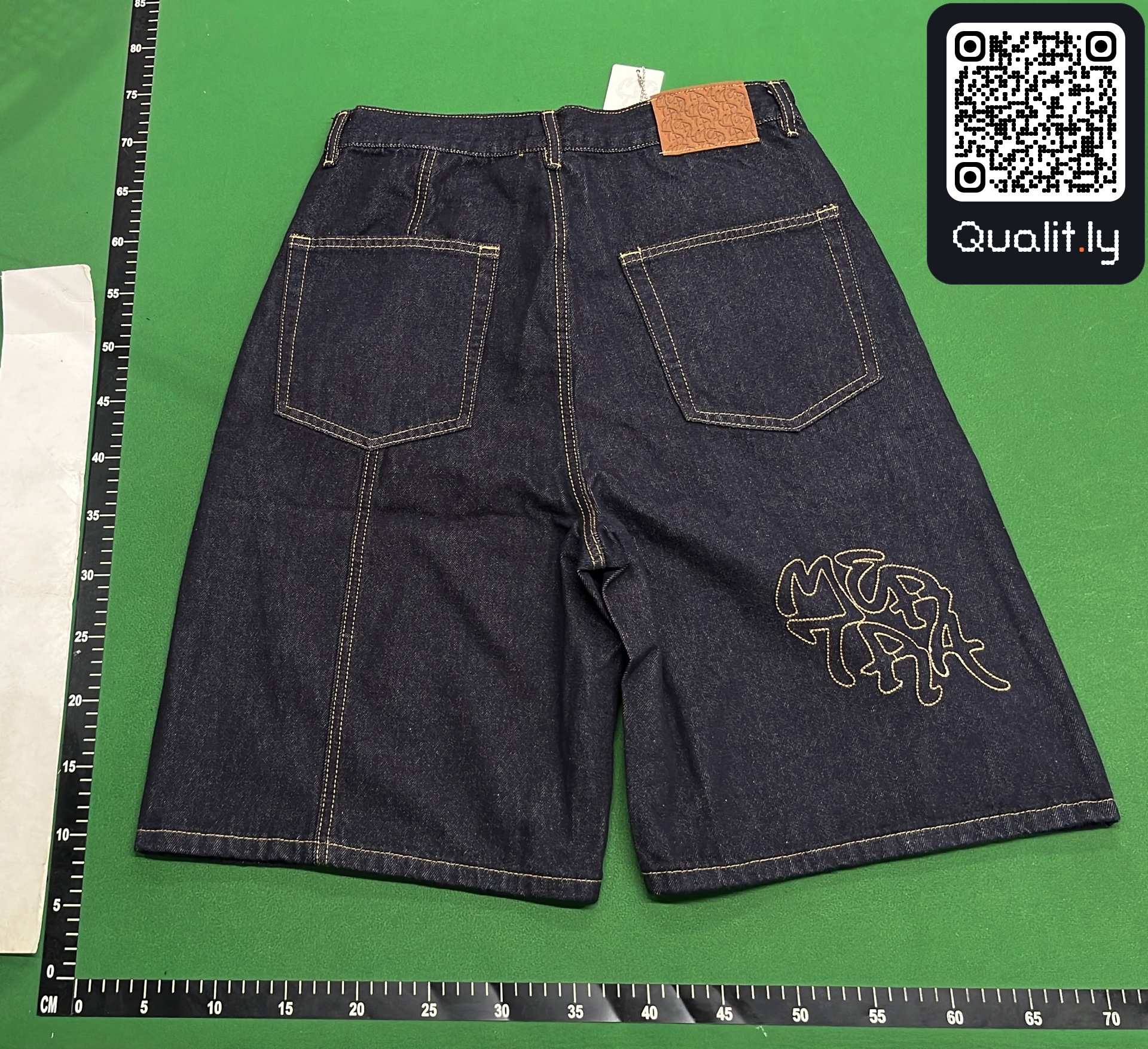 牛仔裤 QC 照片 3 / 16