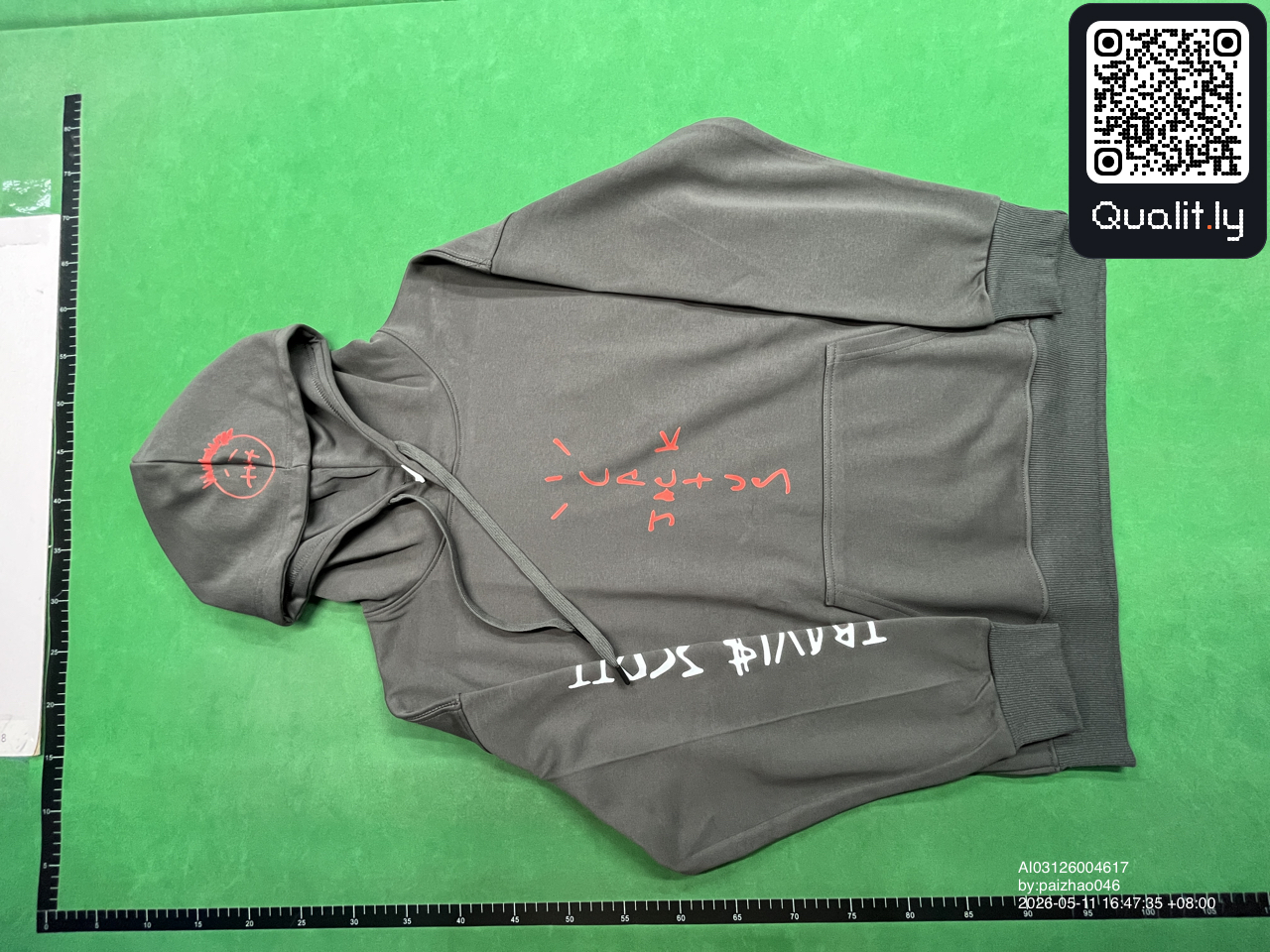 Hoodie — QC-Foto 3 von 30