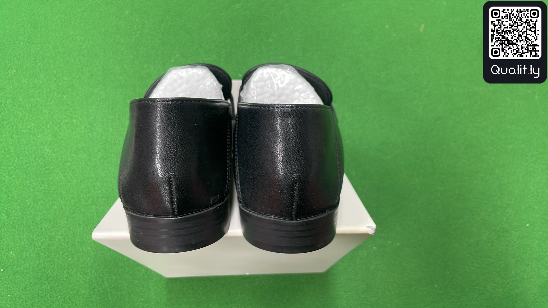 Sneaker — QC-Foto 3 von 6