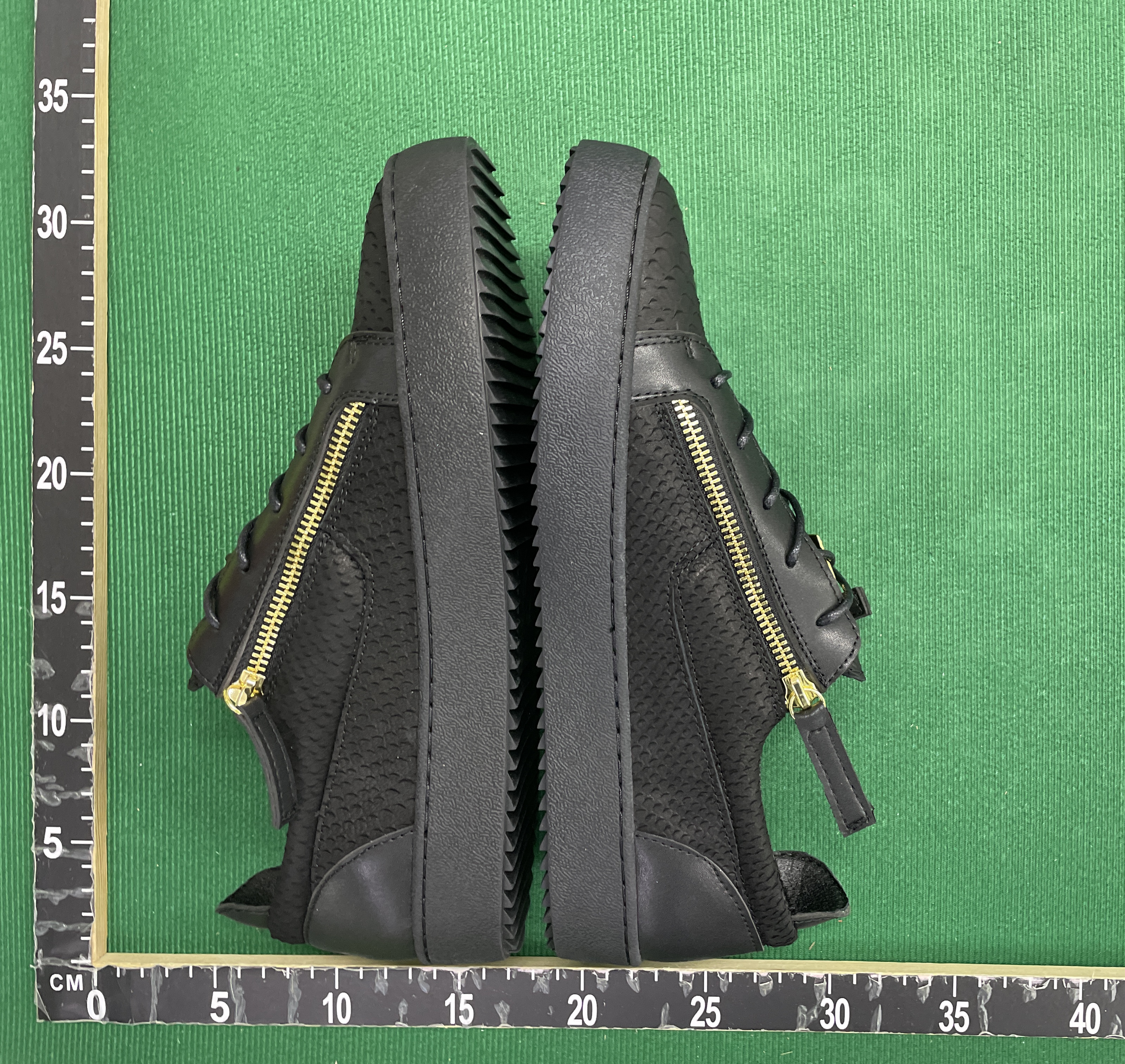 Sneakers — QC-foto 1 av 64