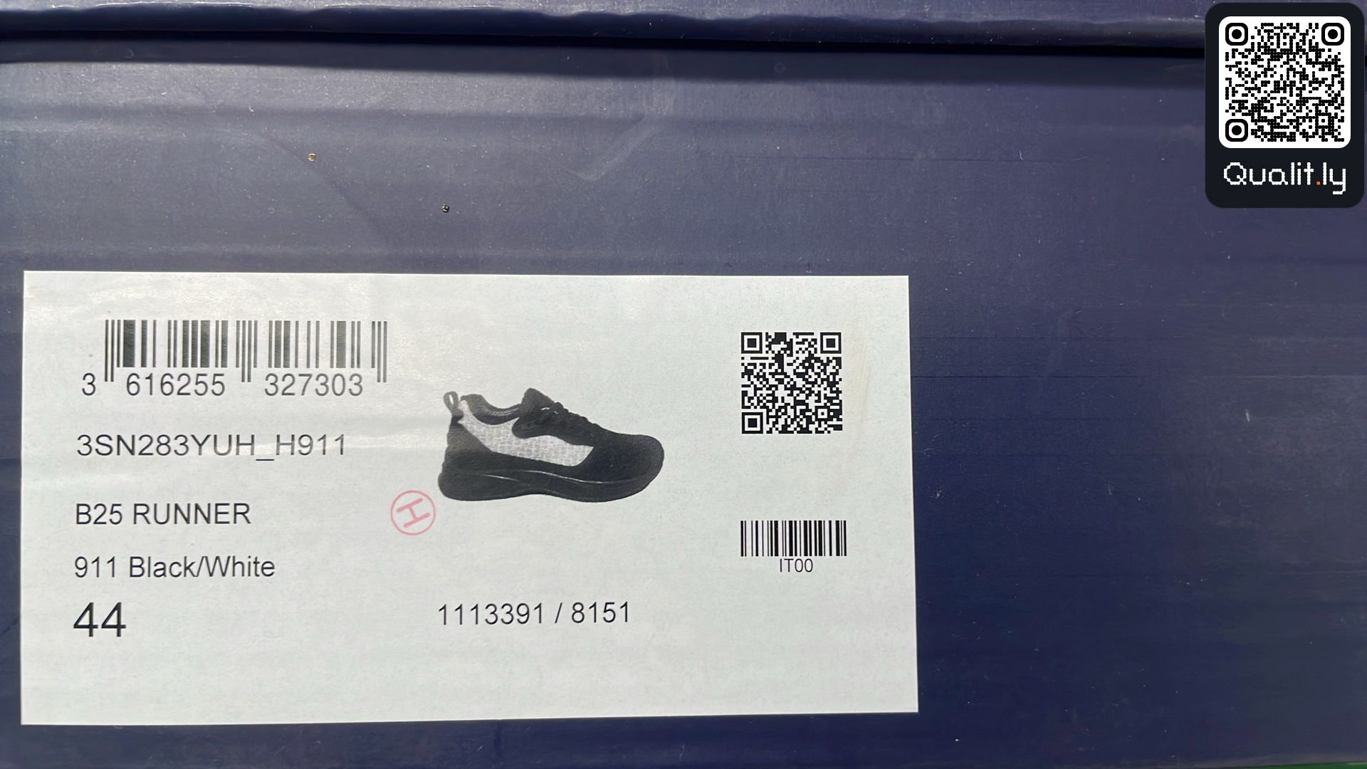 Sneakers QC photo 2 of 6