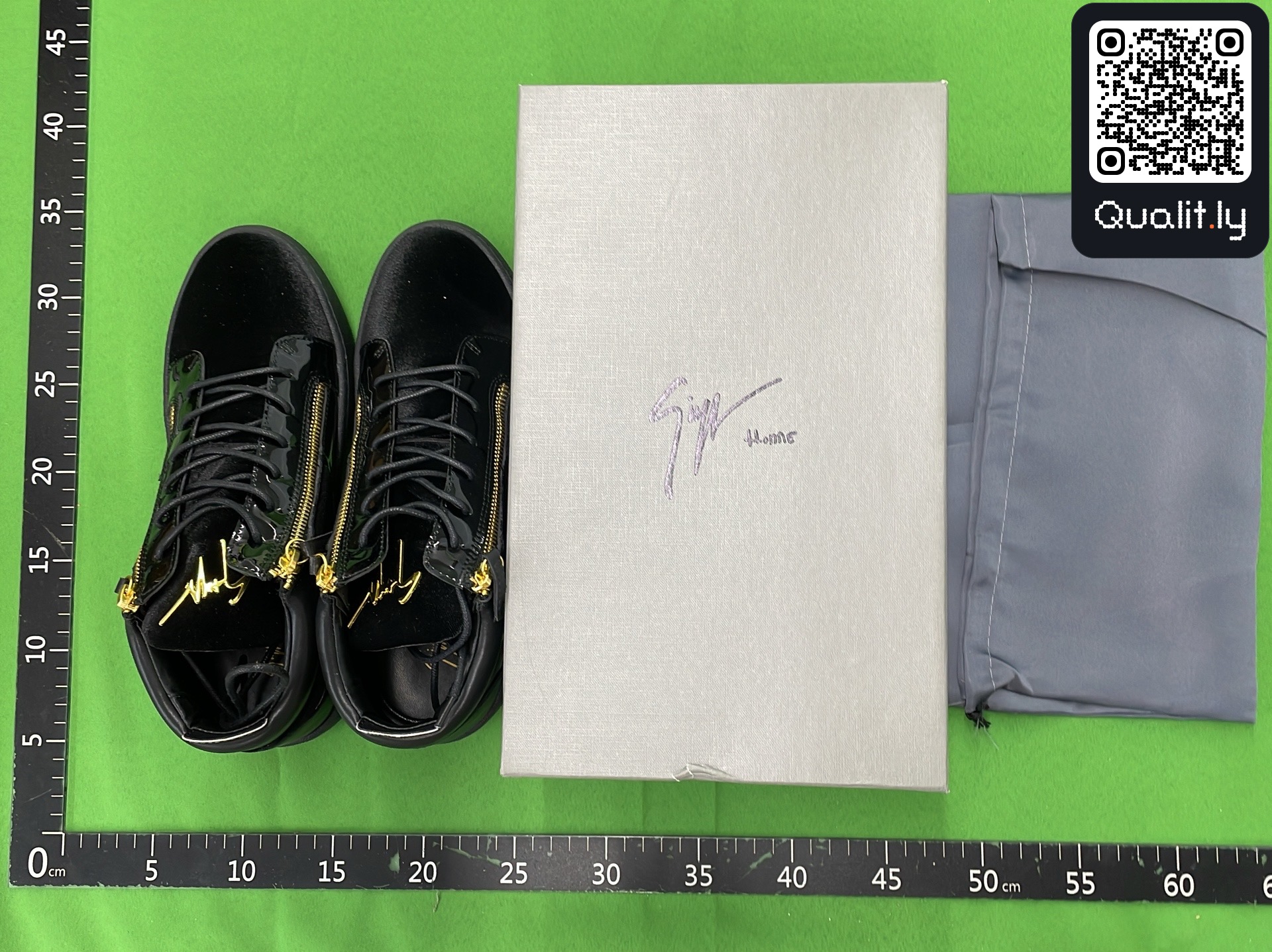 Sneaker — QC-Foto 1 von 27
