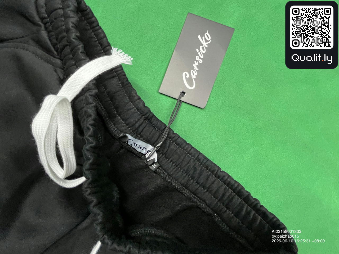 Bluza z kapturem — zdjęcie QC 2 z 46