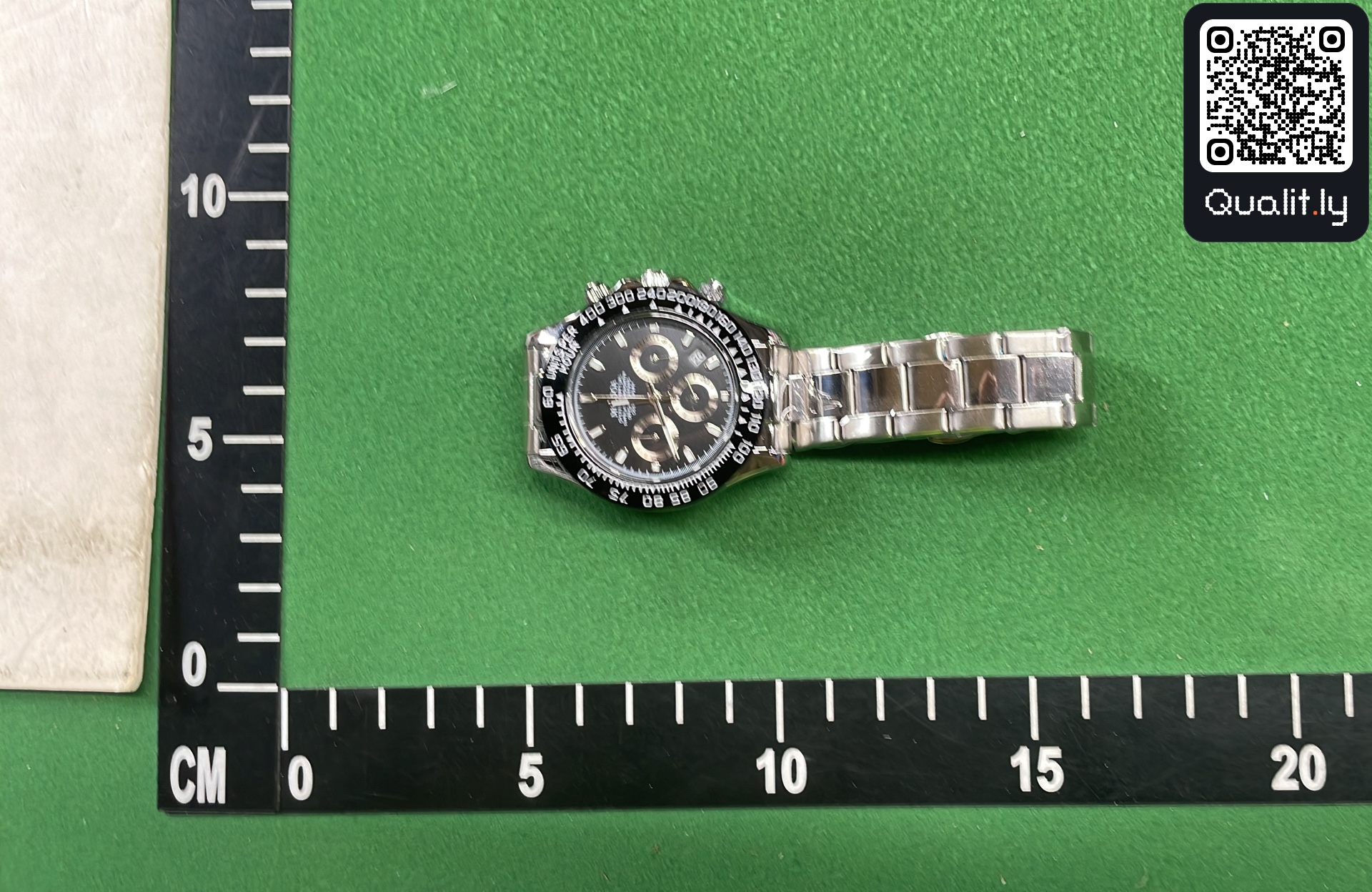 Uhr — QC-Foto 1 von 6