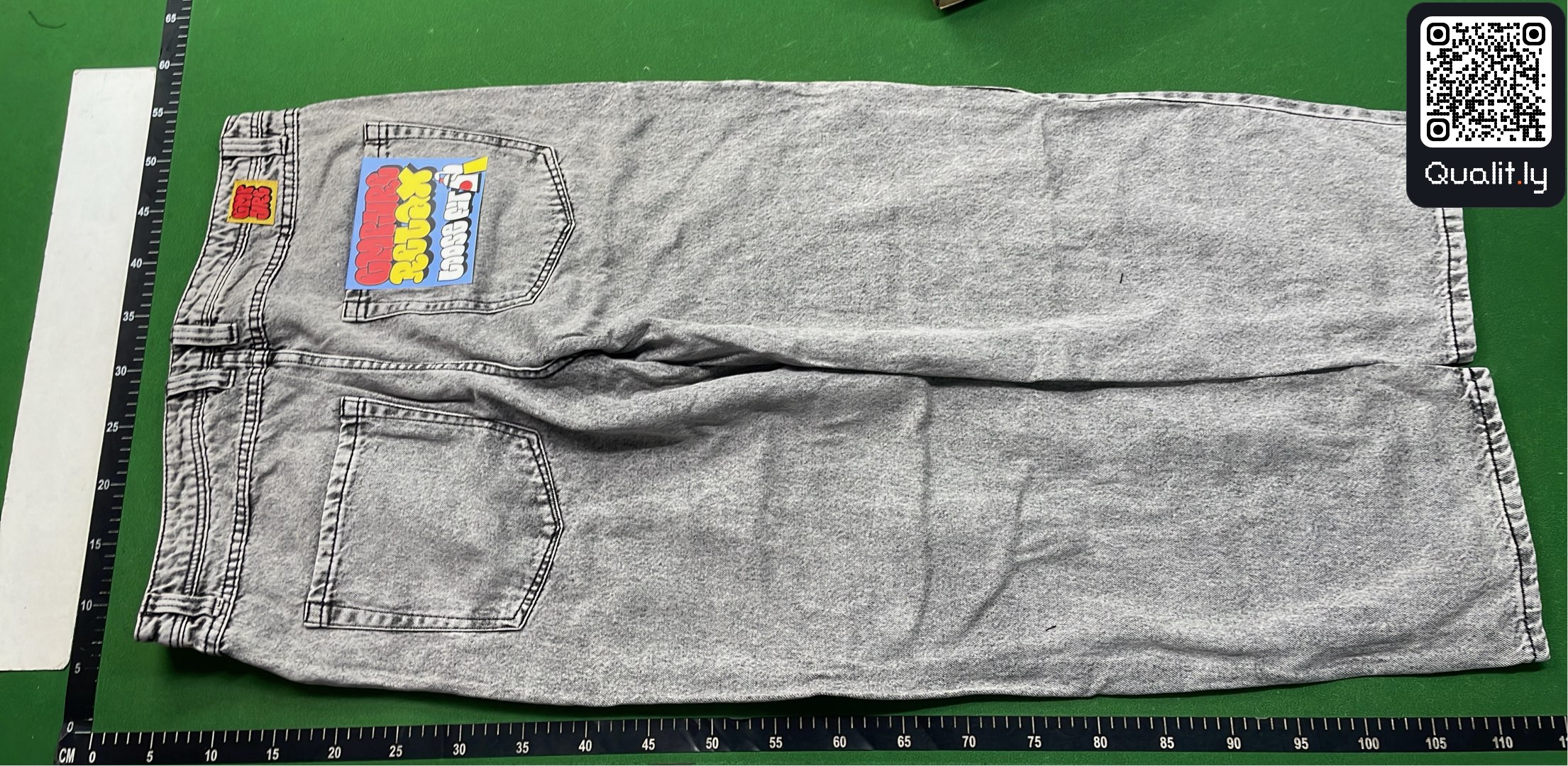 牛仔裤 QC 照片 3 / 4