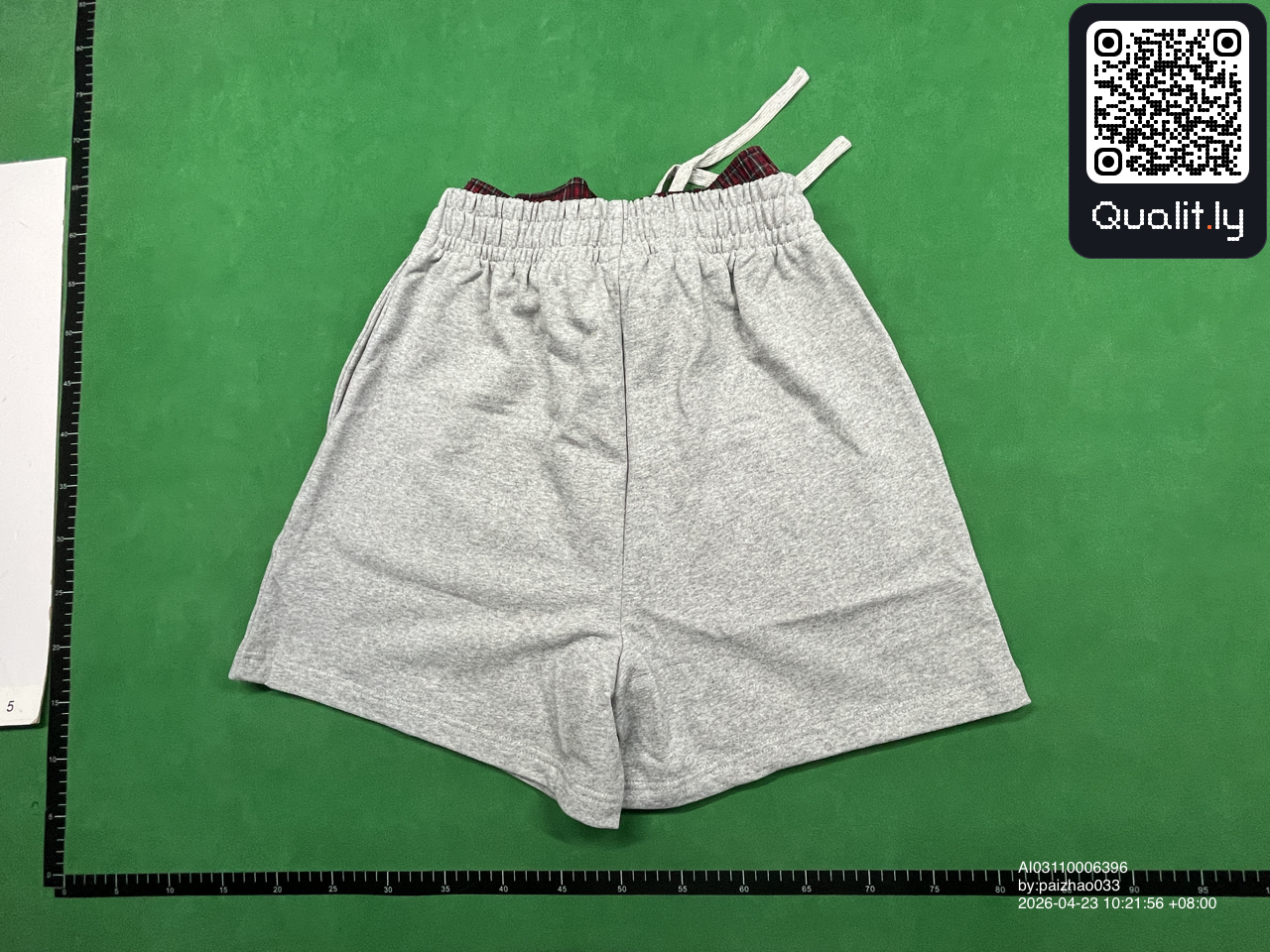 Pantalón corto — foto QC 2 de 8