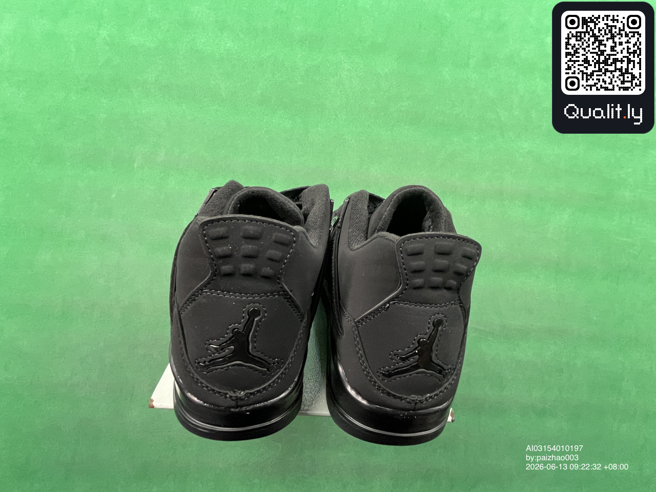 Sneakers QC photo 2 of 46