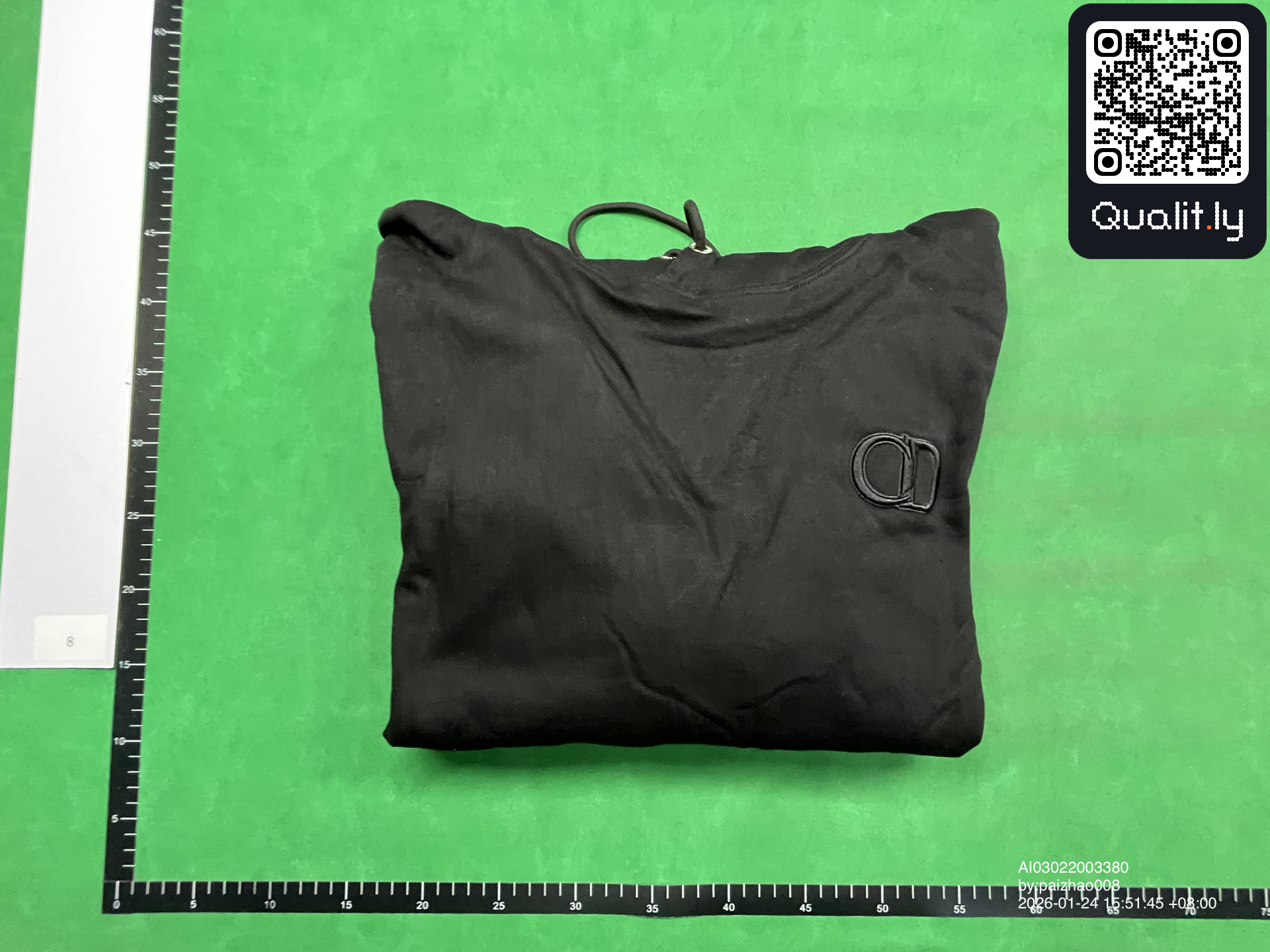 Hoodie — QC-Foto 2 von 86