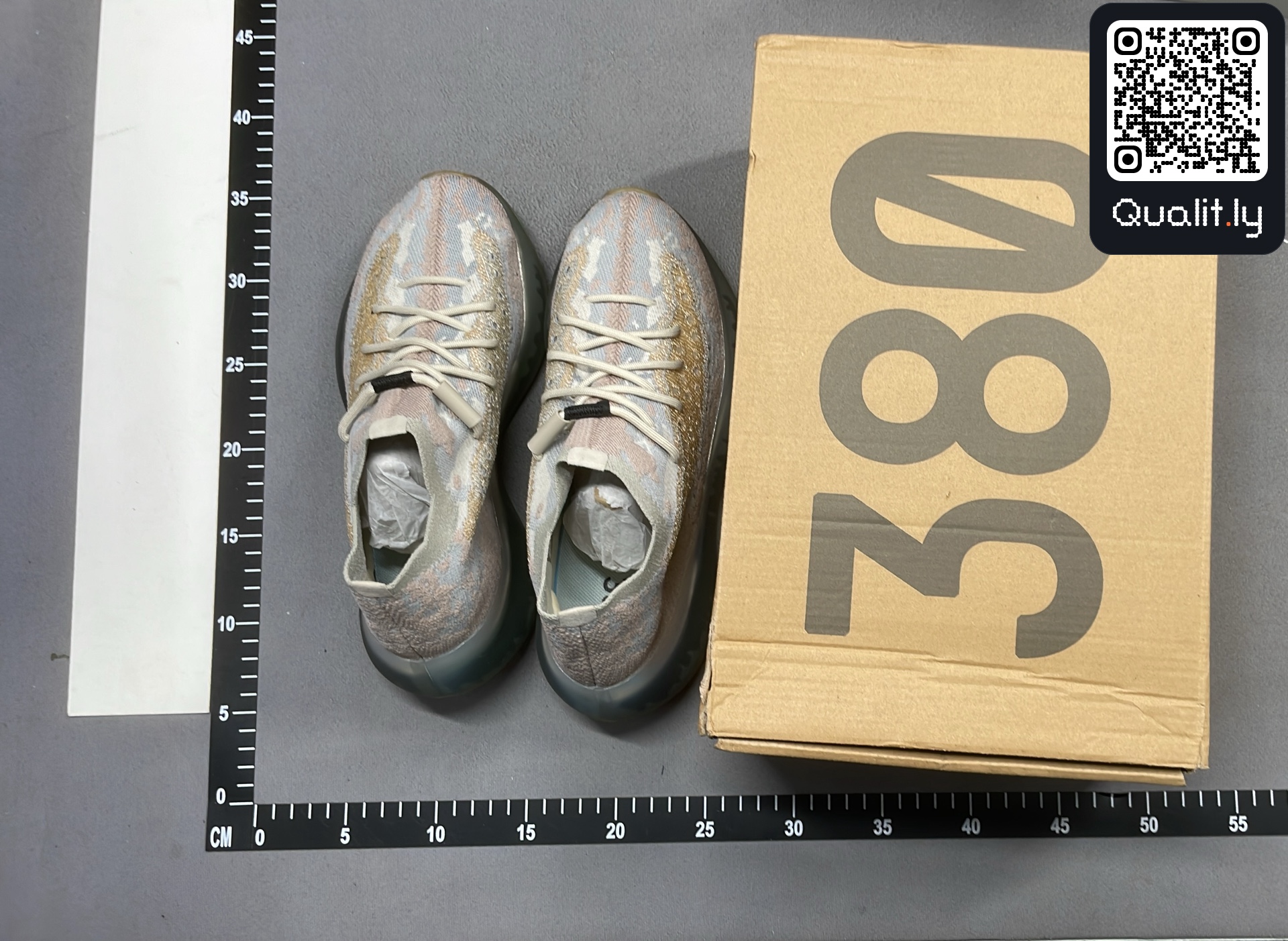 Sneakers QC photo 1 of 12