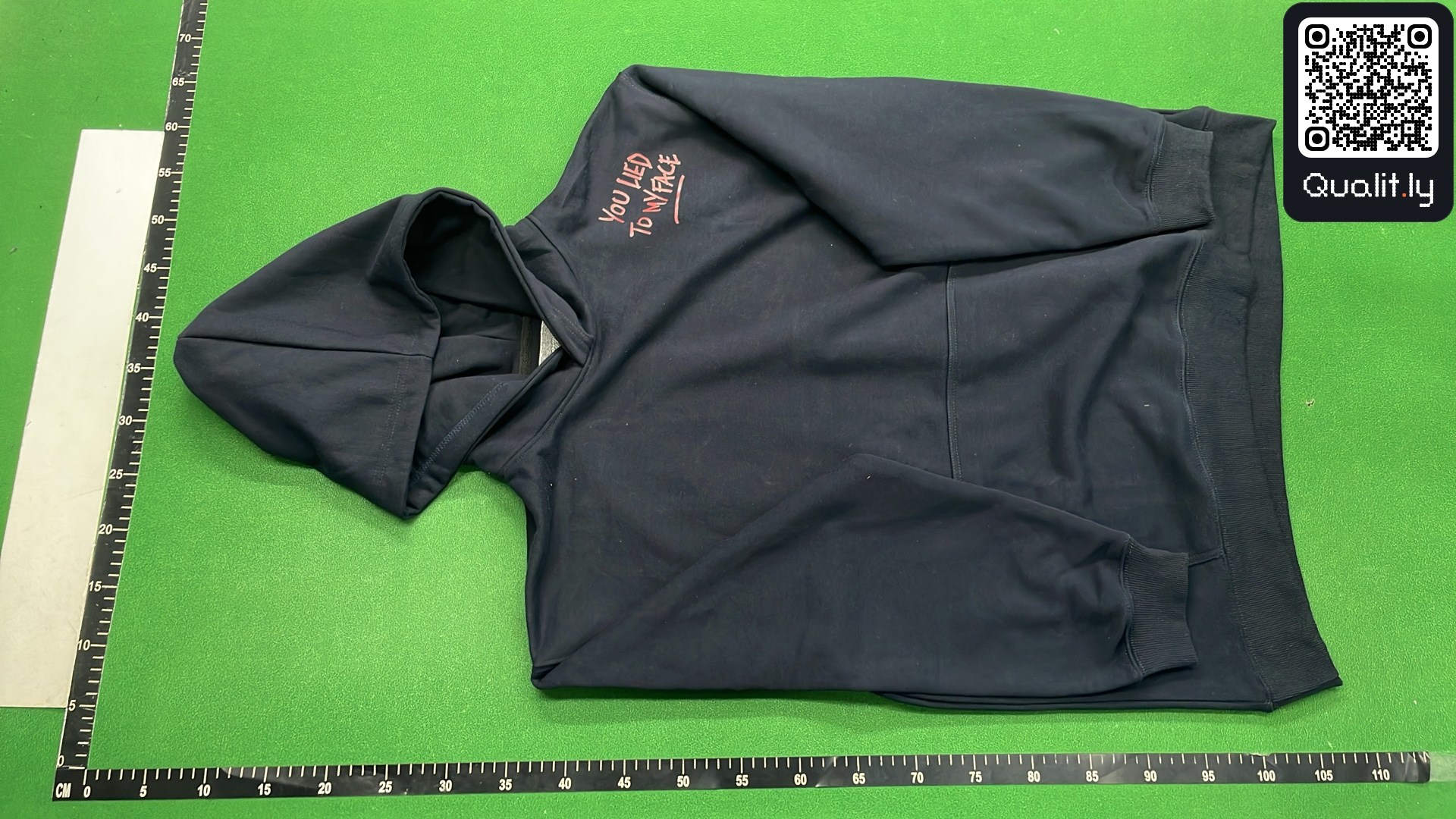 Hoodie — QC-foto 2 av 4