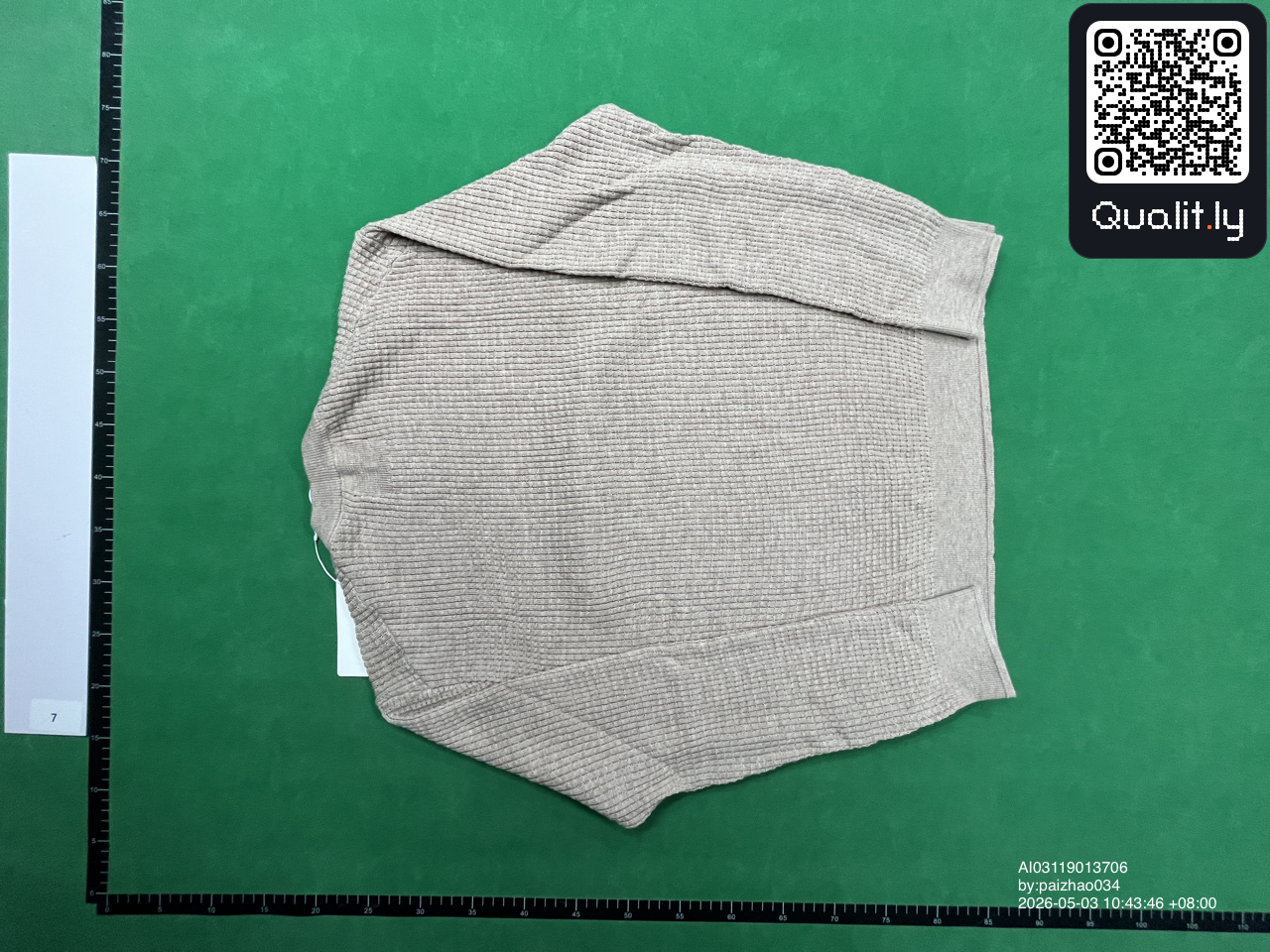 Pull — photo QC 2 sur 4