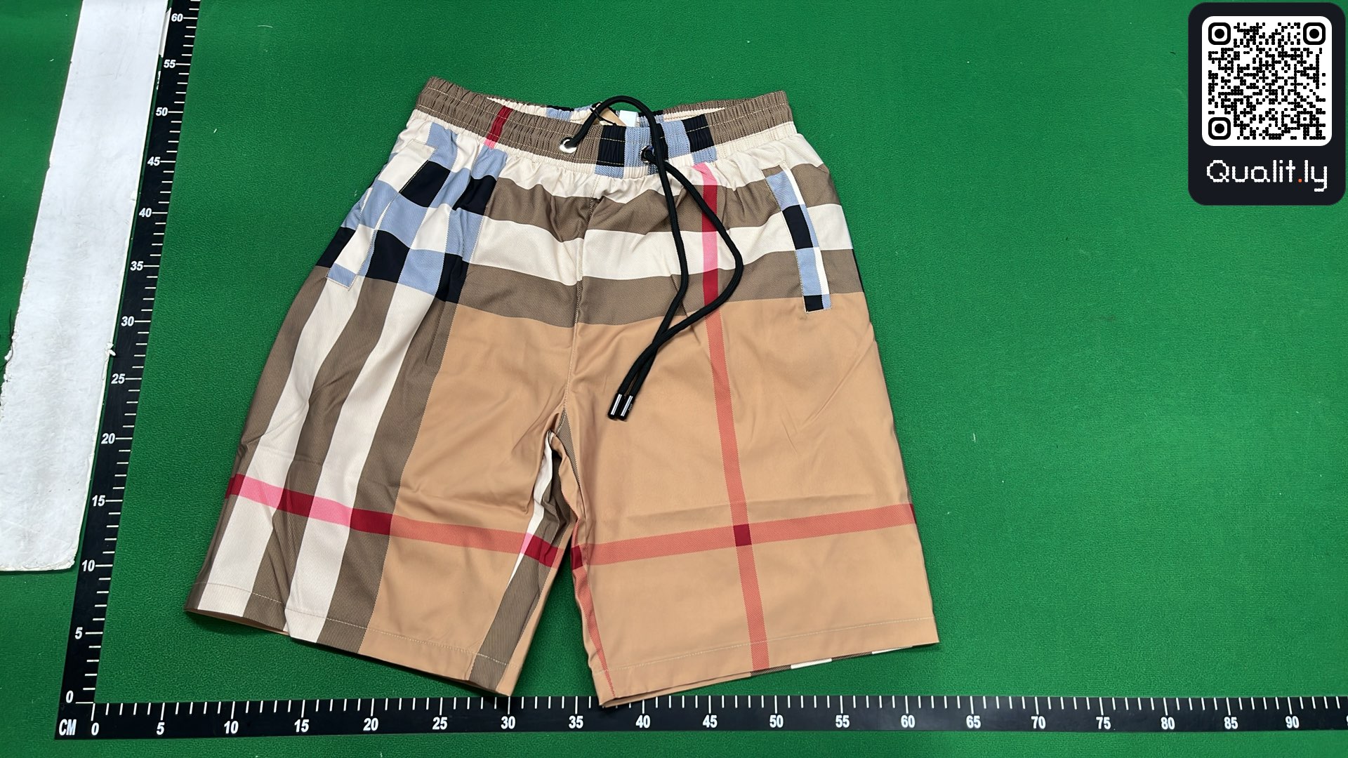 Shorts QC photo 2 of 284