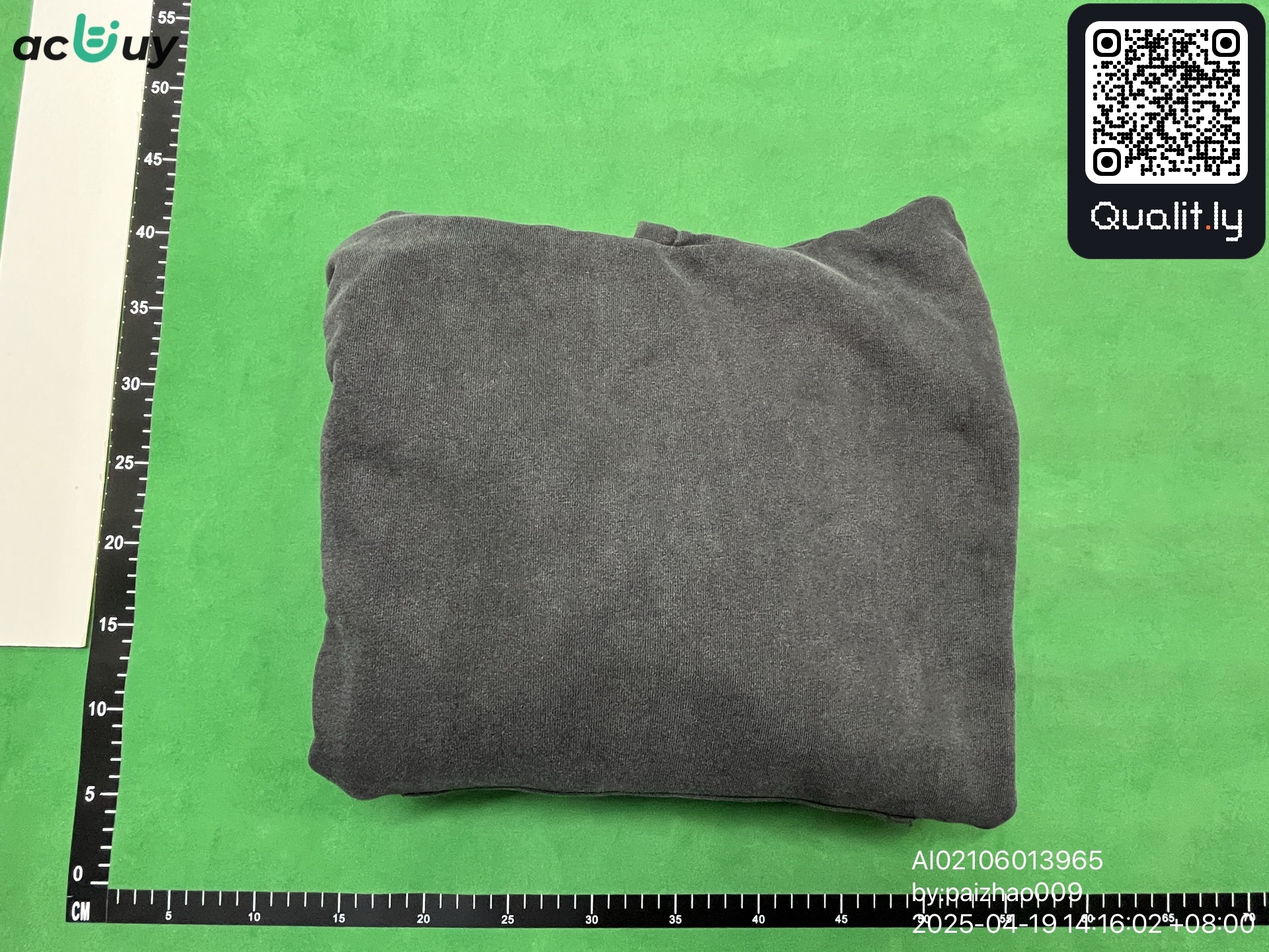 Camisola com capuz — foto QC 1 de 4