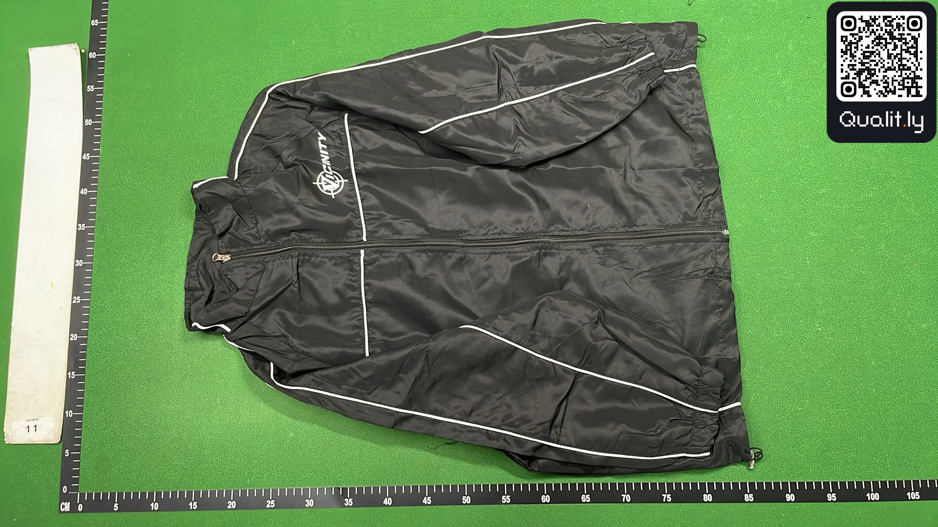 Tracksuit QC photo 2 of 133