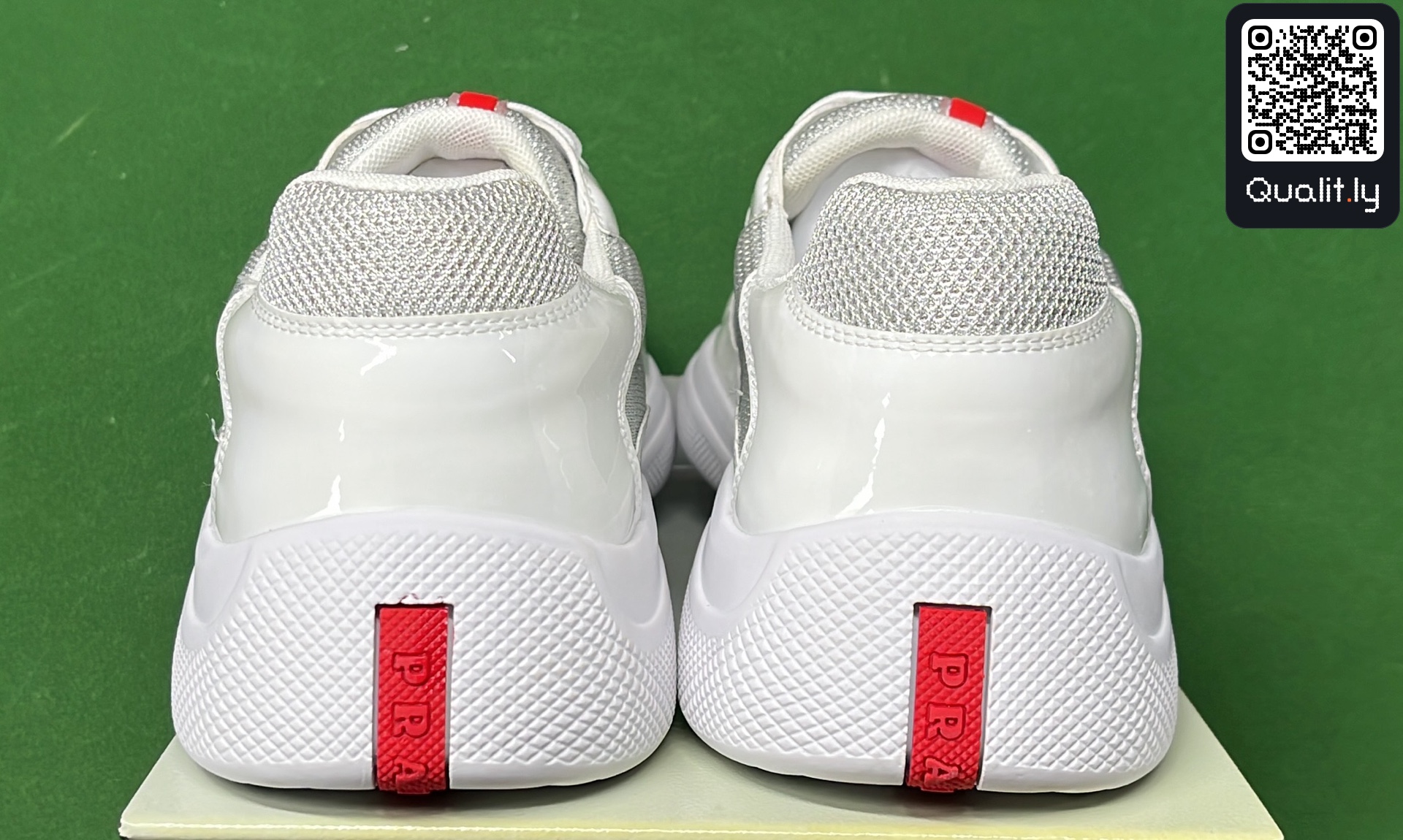 Sneakers — foto QC 3 di 120