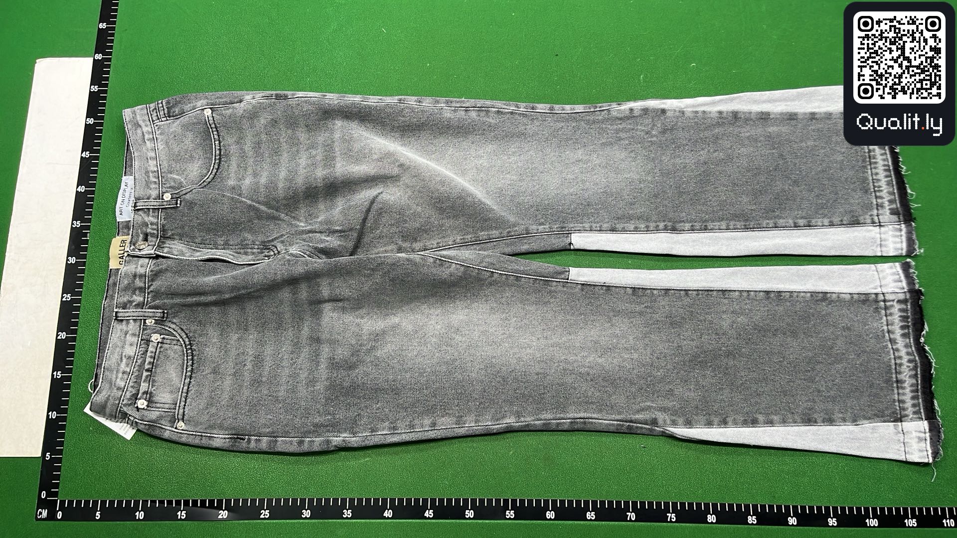 Jeans — QC-Foto 2 von 12
