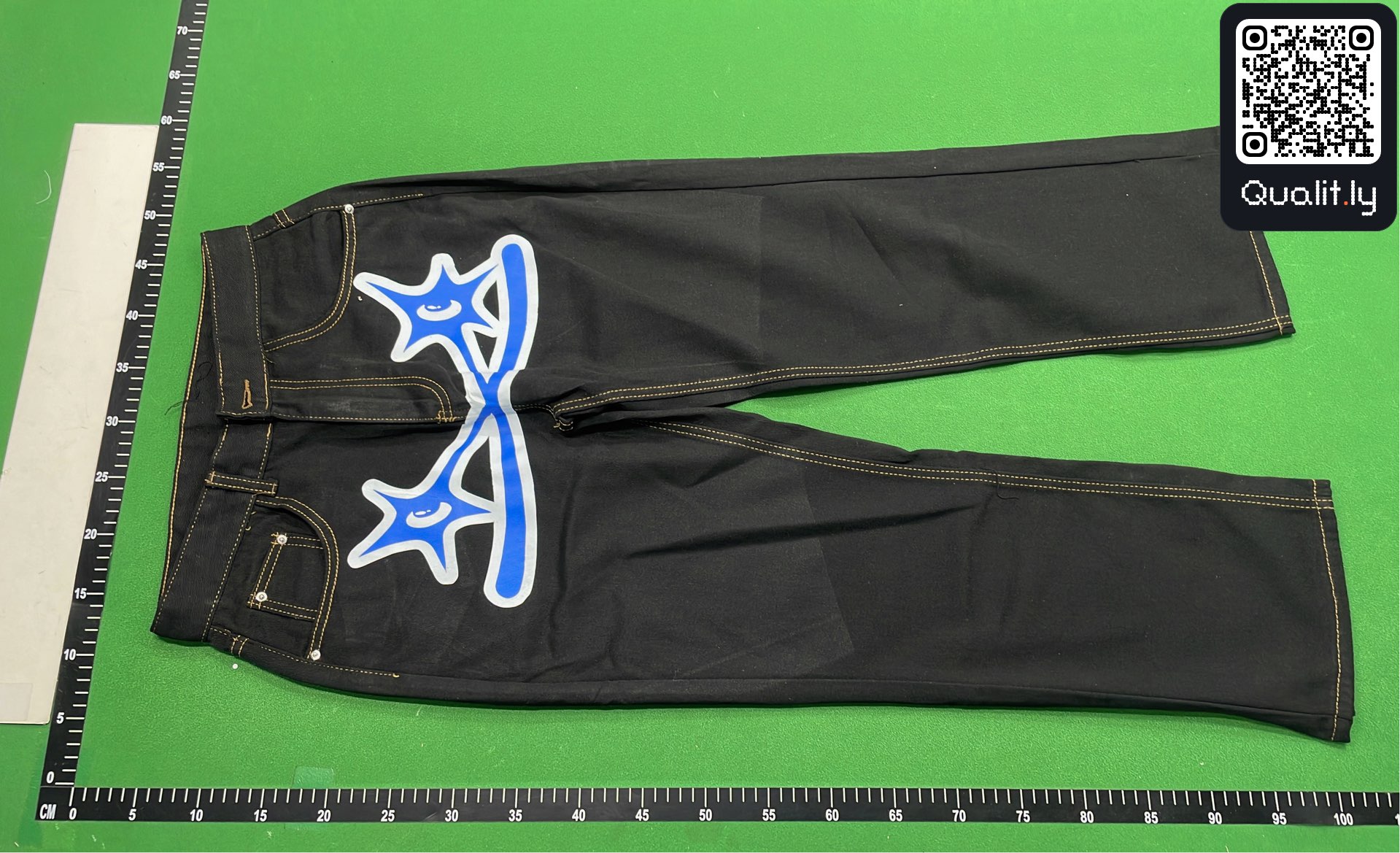牛仔裤 QC 照片 2 / 4
