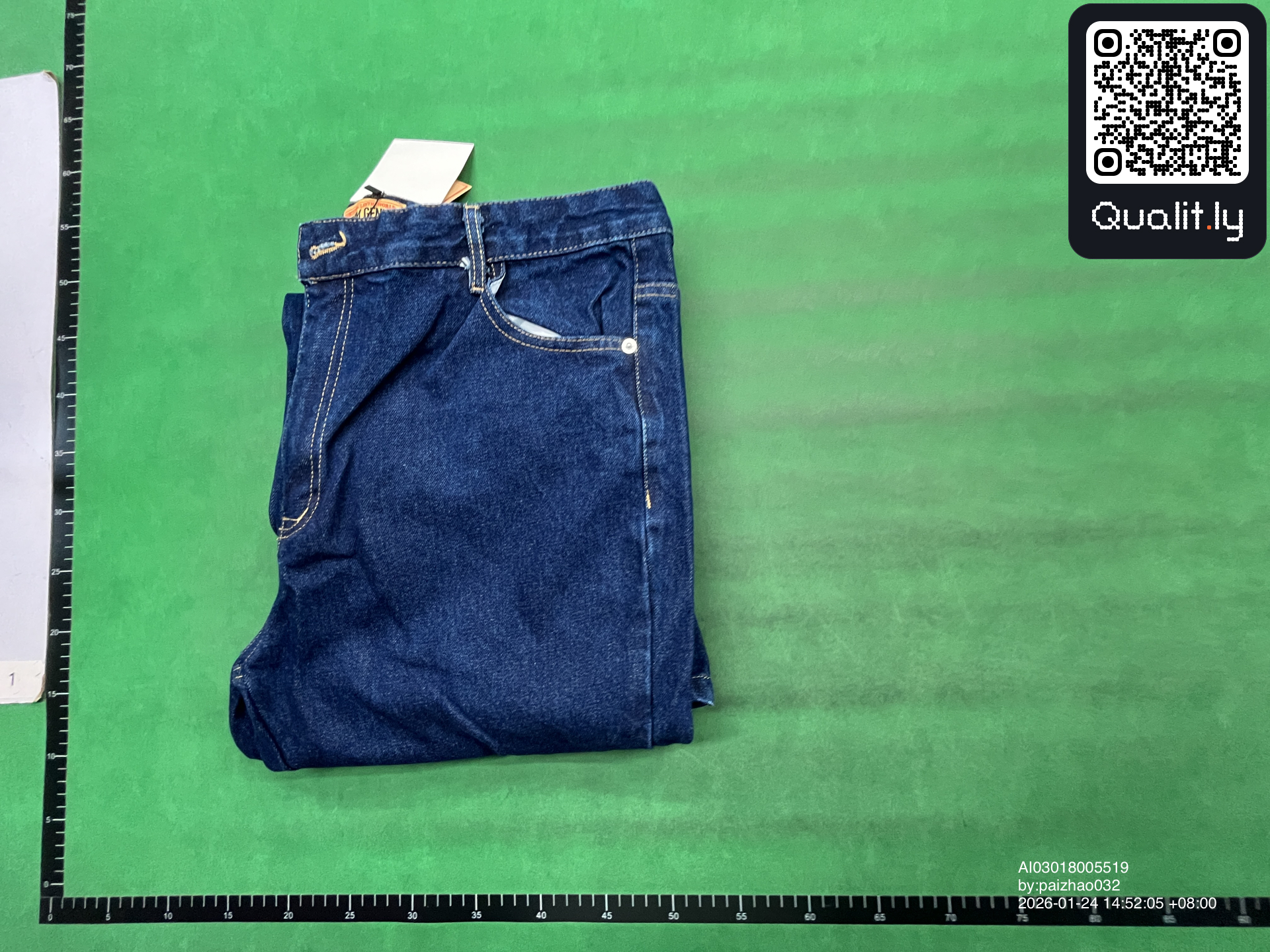 Jeans — foto QC 1 di 4