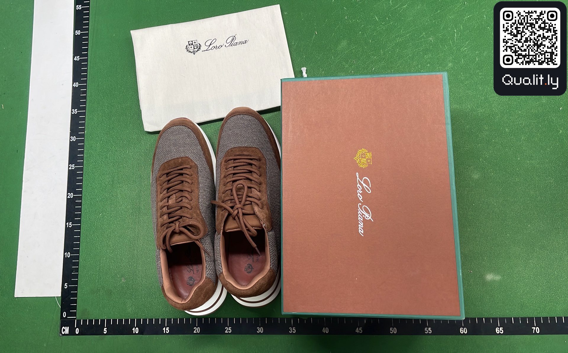 Sneakers — QC-foto 1 av 6