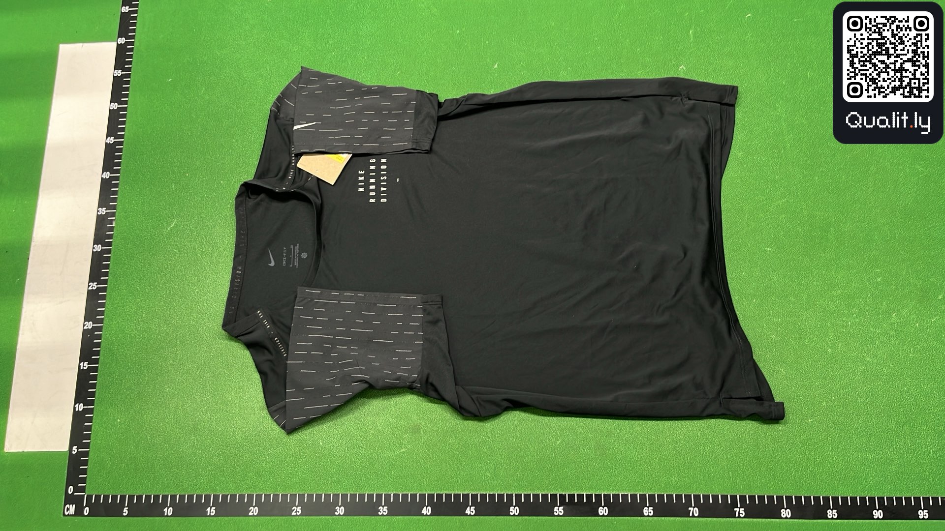 Camiseta — foto QC 2 de 4