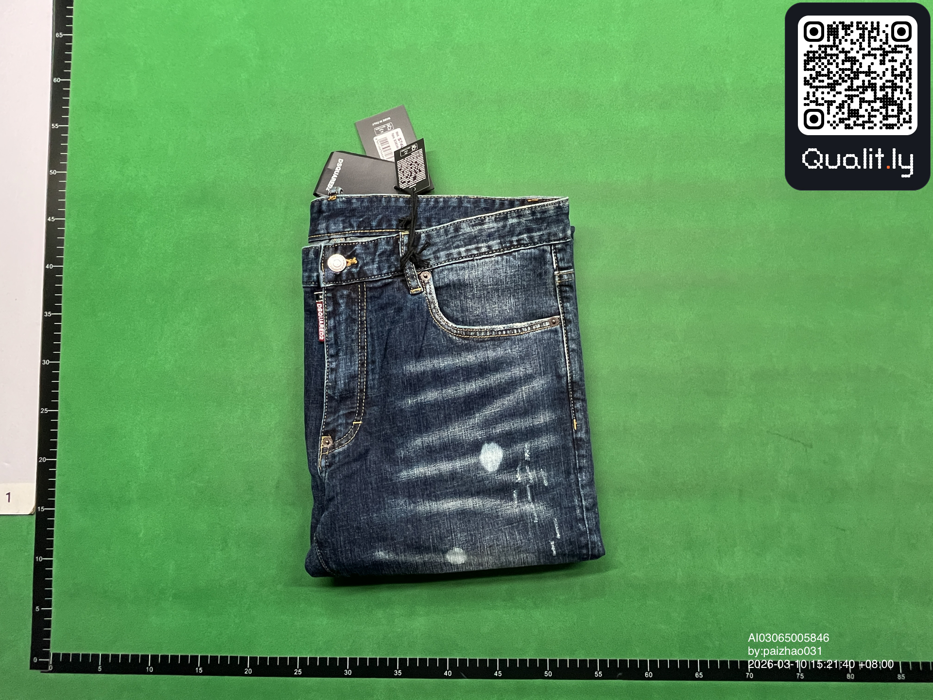 Jeans — QC-foto 1 av 44