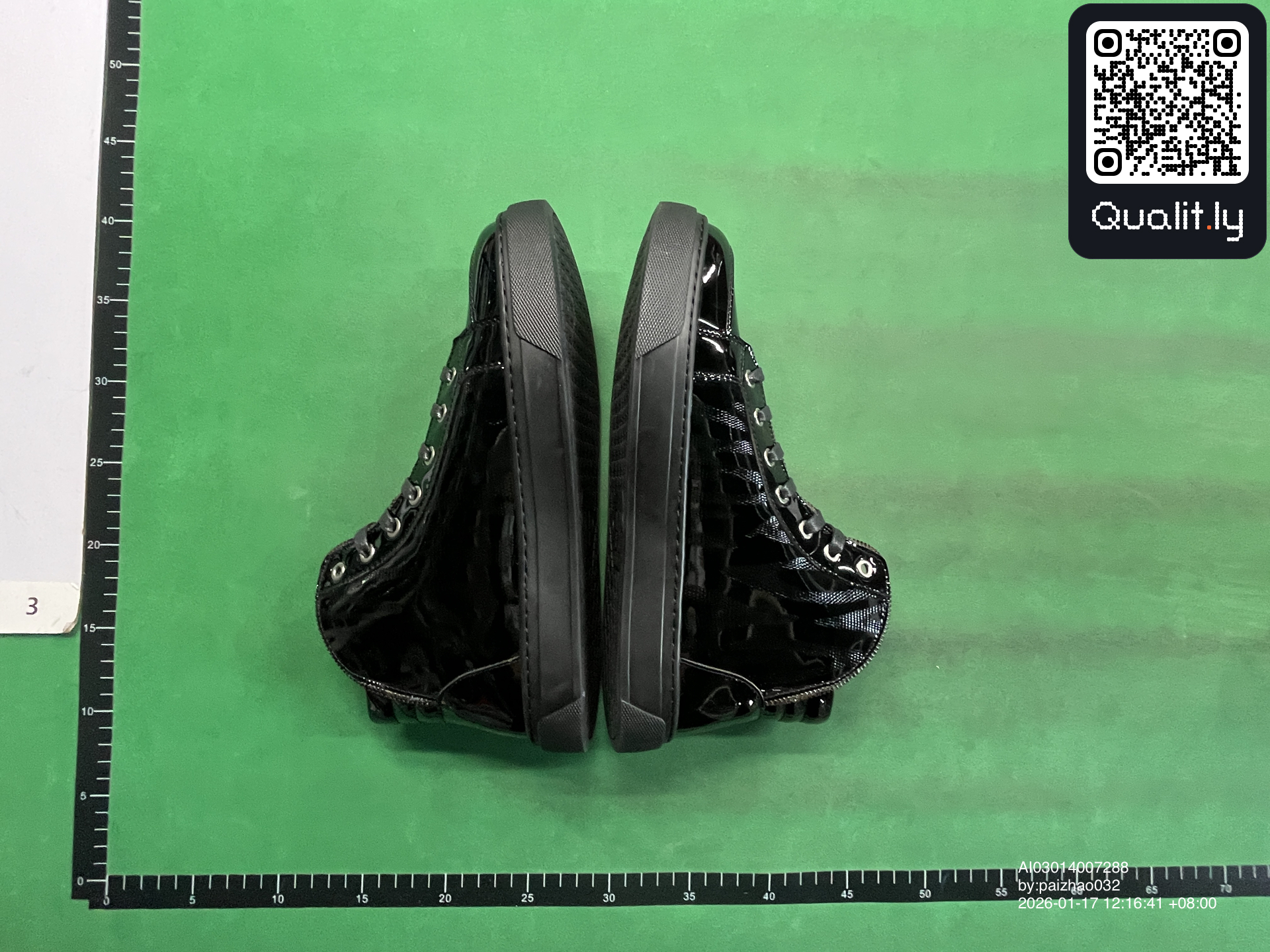 Sneaker — QC-Foto 3 von 10