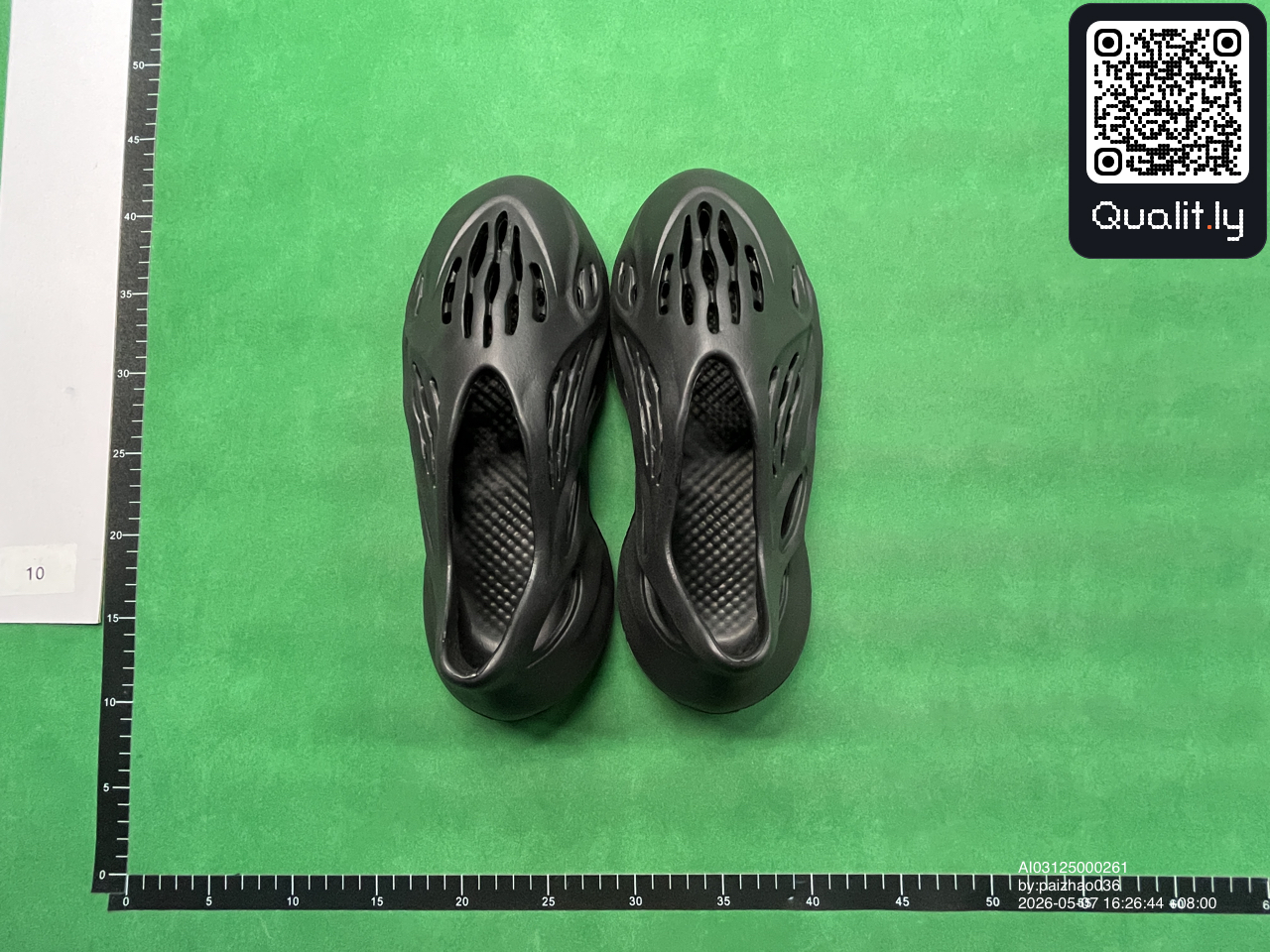 Slides QC photo 1 of 112