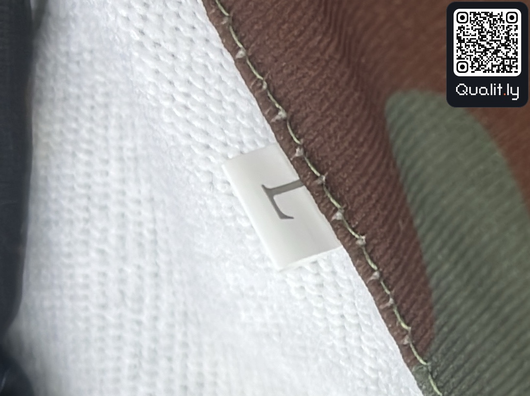 Sweatshirt QC photo 2 of 4