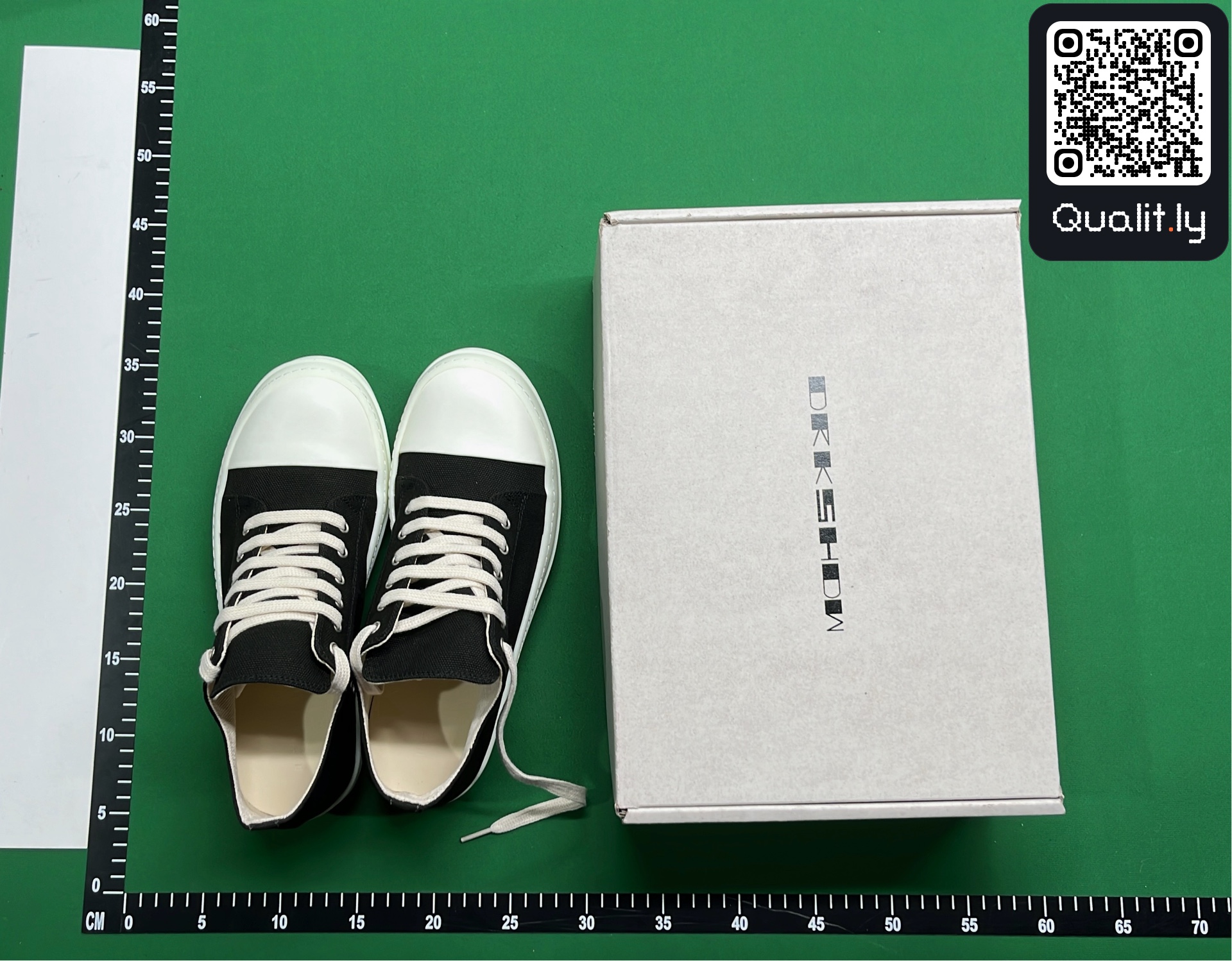 Sneakers QC photo 1 of 118