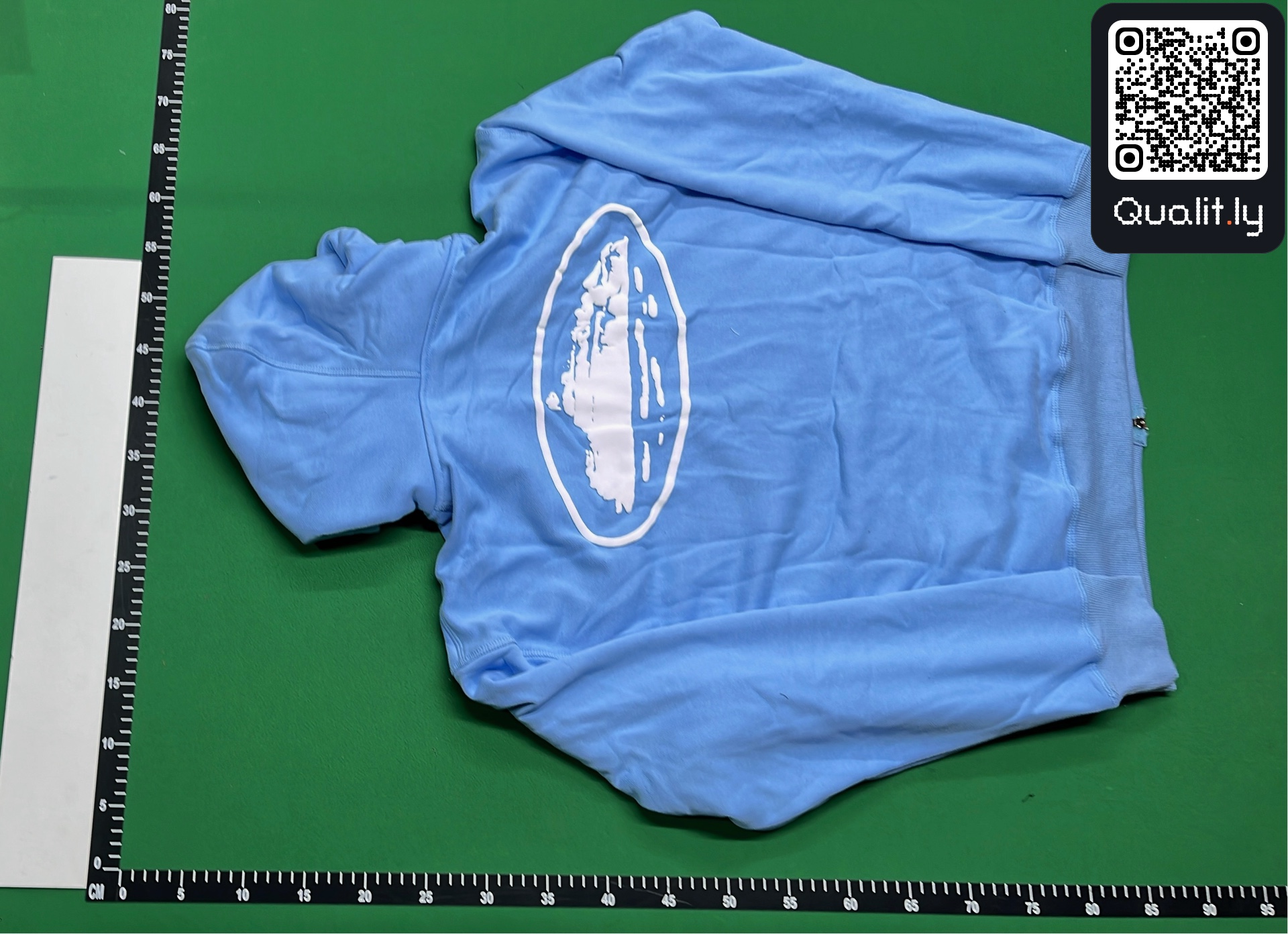 Hoodie QC photo 3 of 12