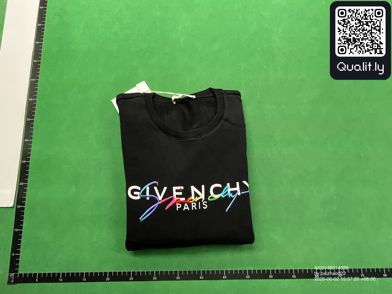 Sweater QC photo 1 of 34
