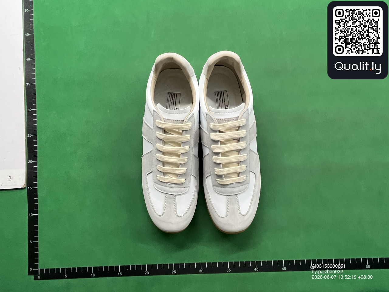 Sneakers — foto QC 2 di 34