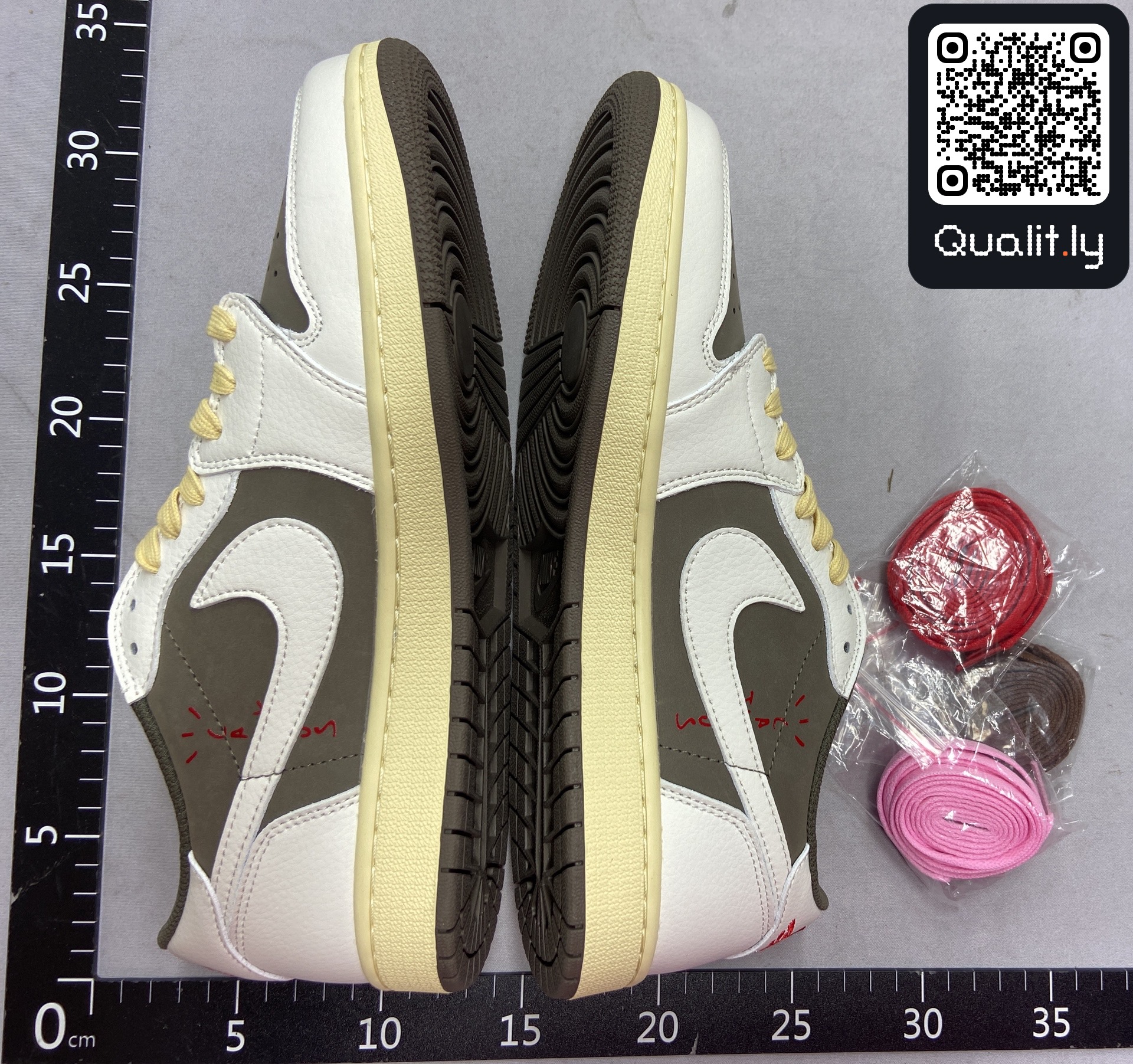 球鞋 QC 照片 2 / 12