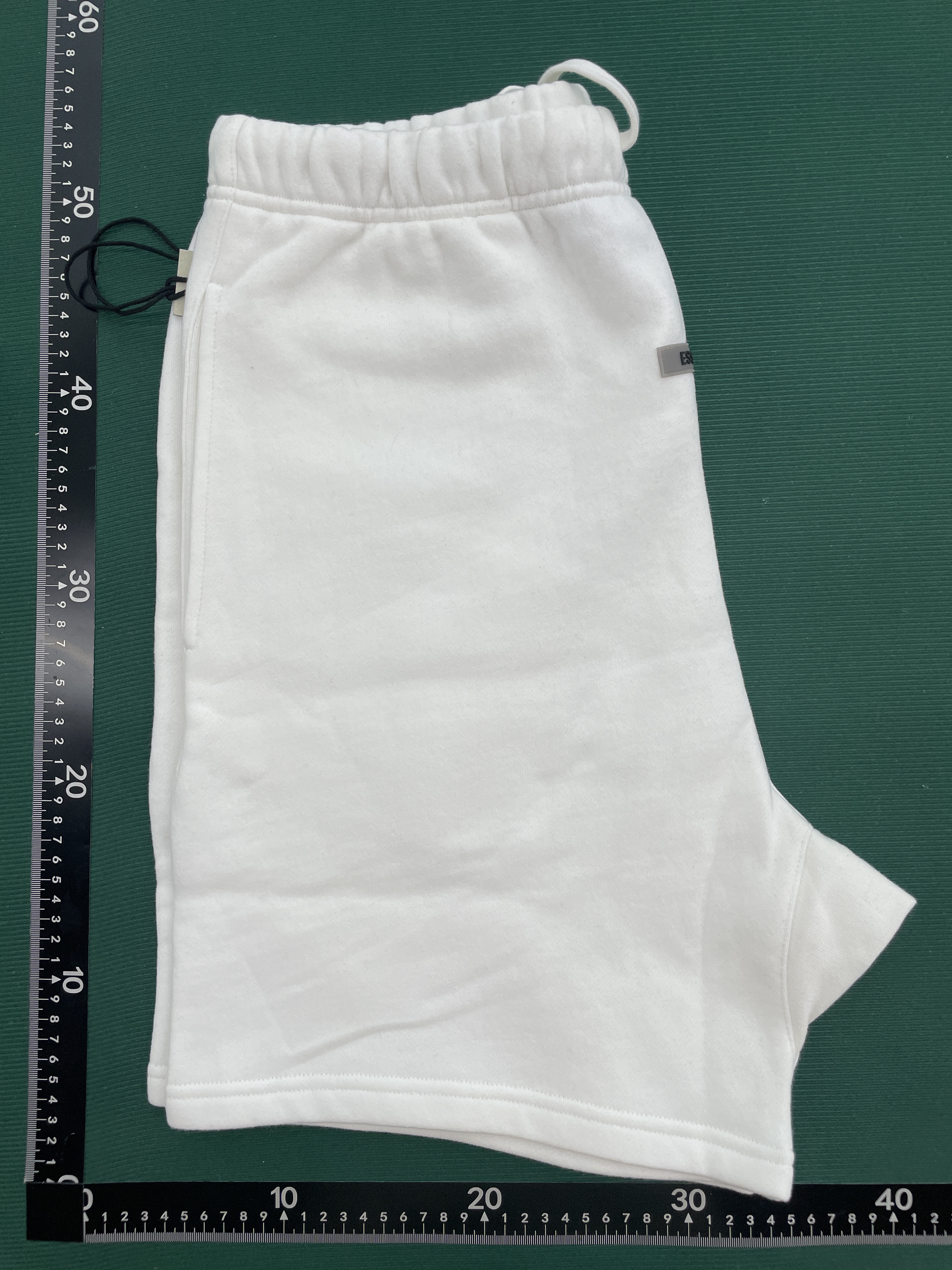 Short — photo QC 1 sur 105