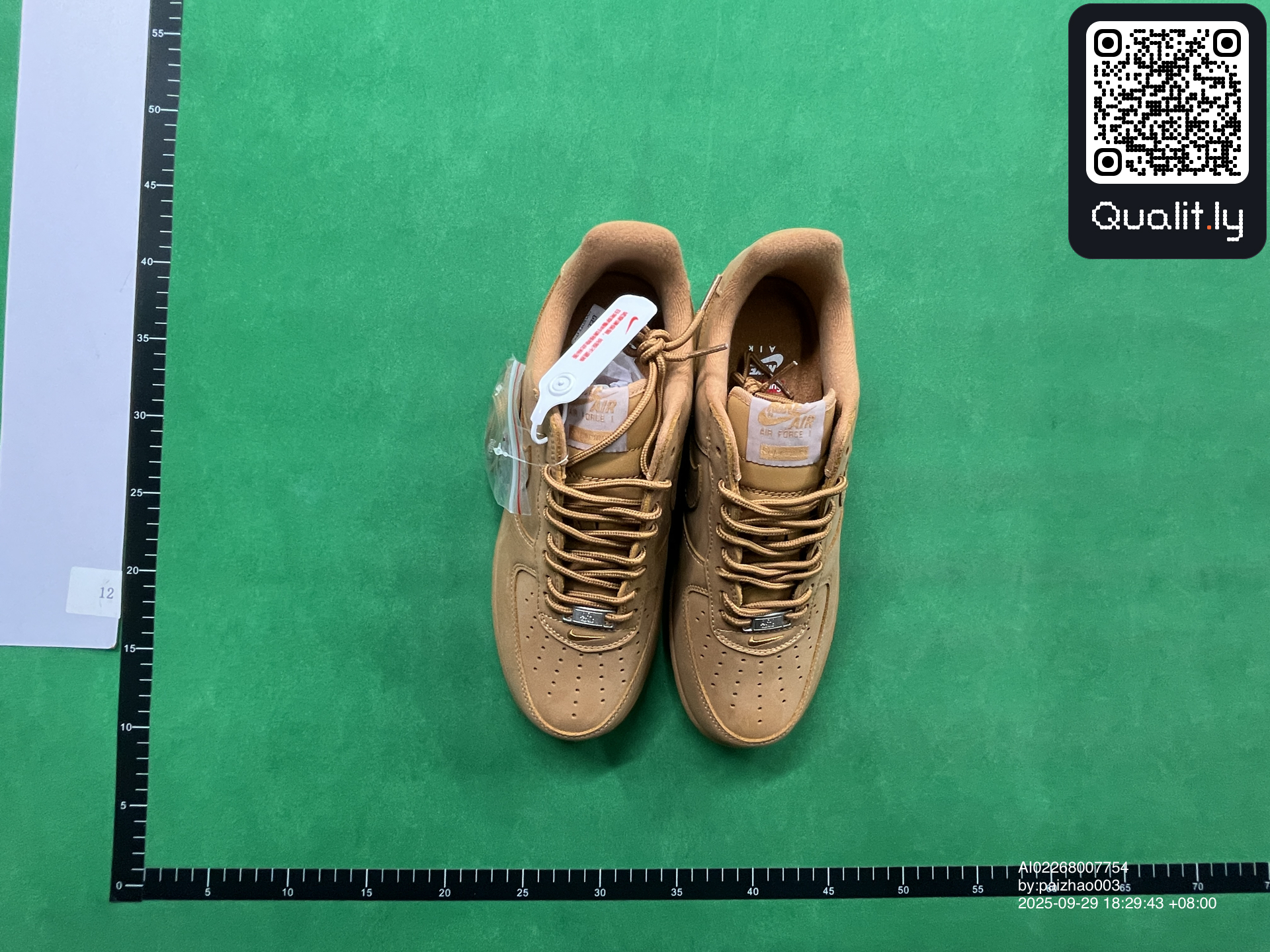 球鞋 QC 照片 1 / 26