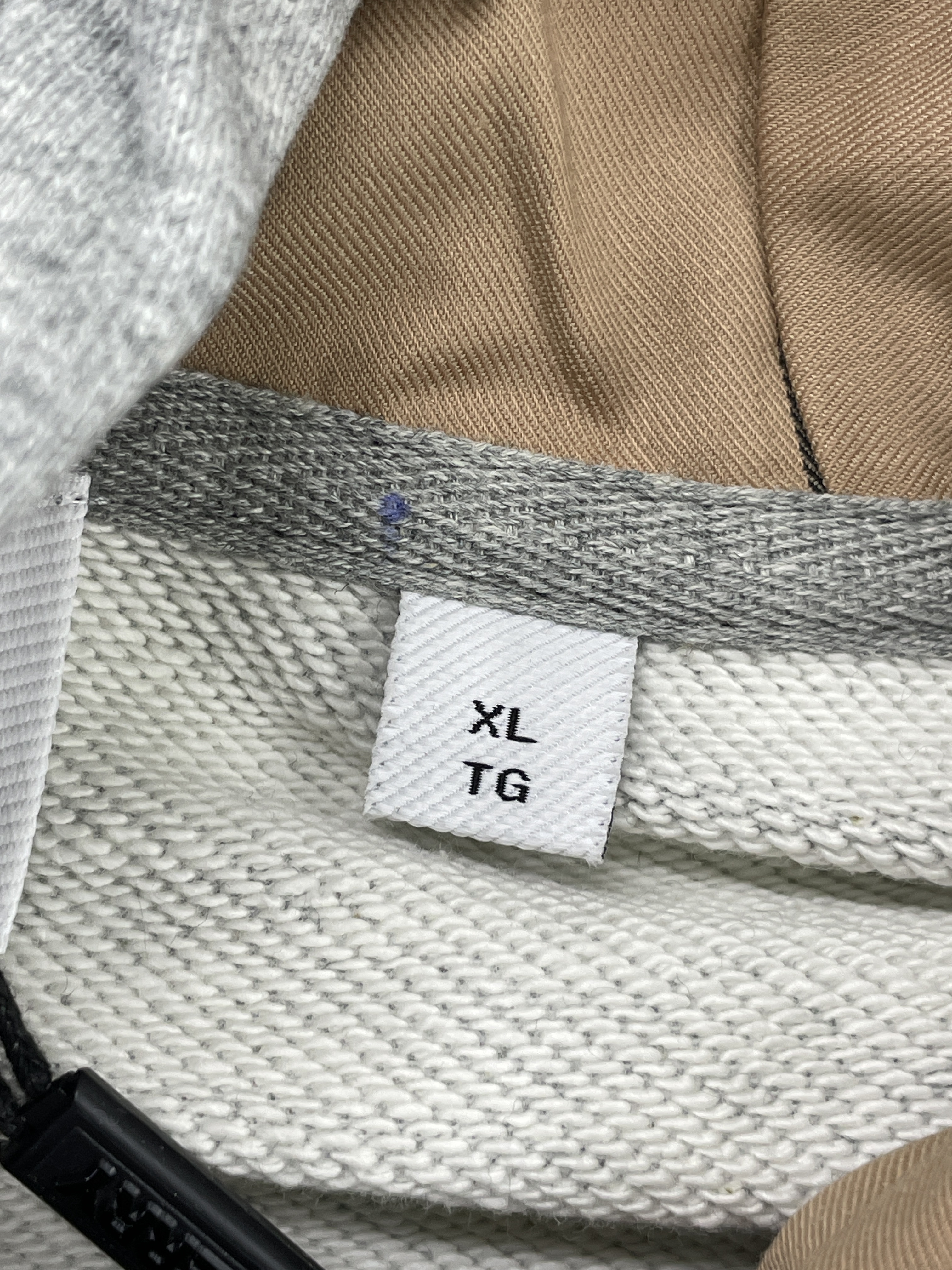Hoodie — QC-foto 3 van 42