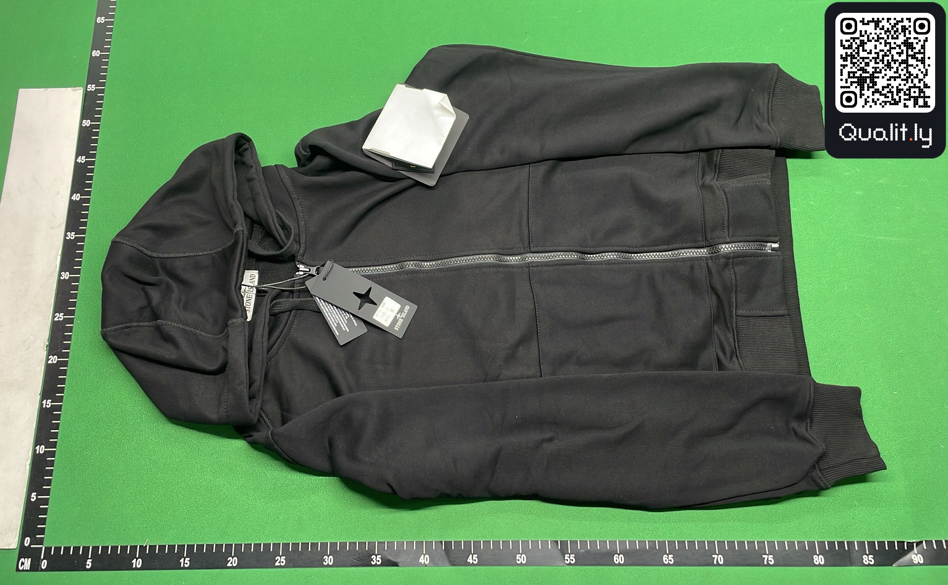 Hoodie QC photo 2 of 20
