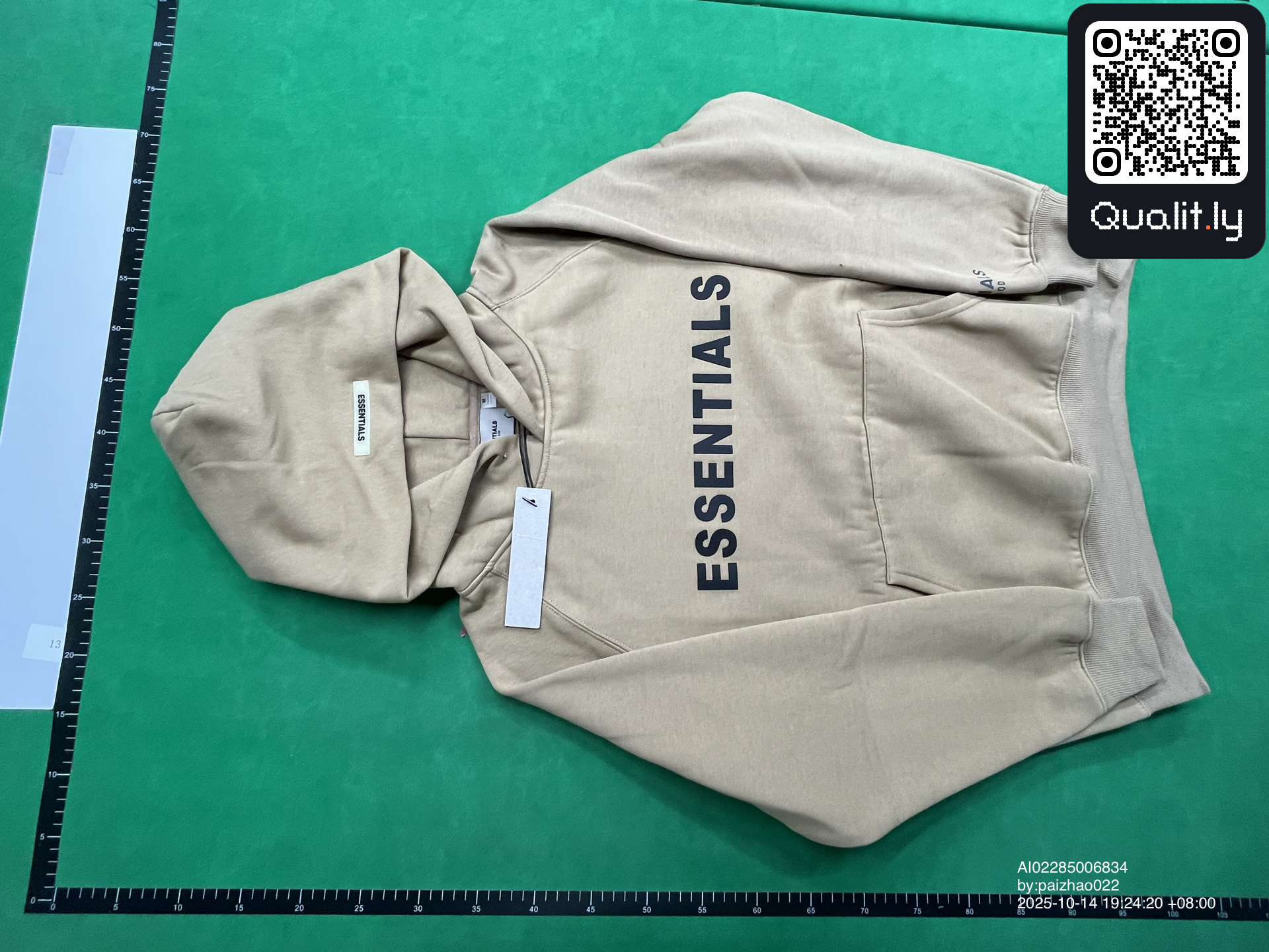 Hoodie — QC-foto 3 av 10