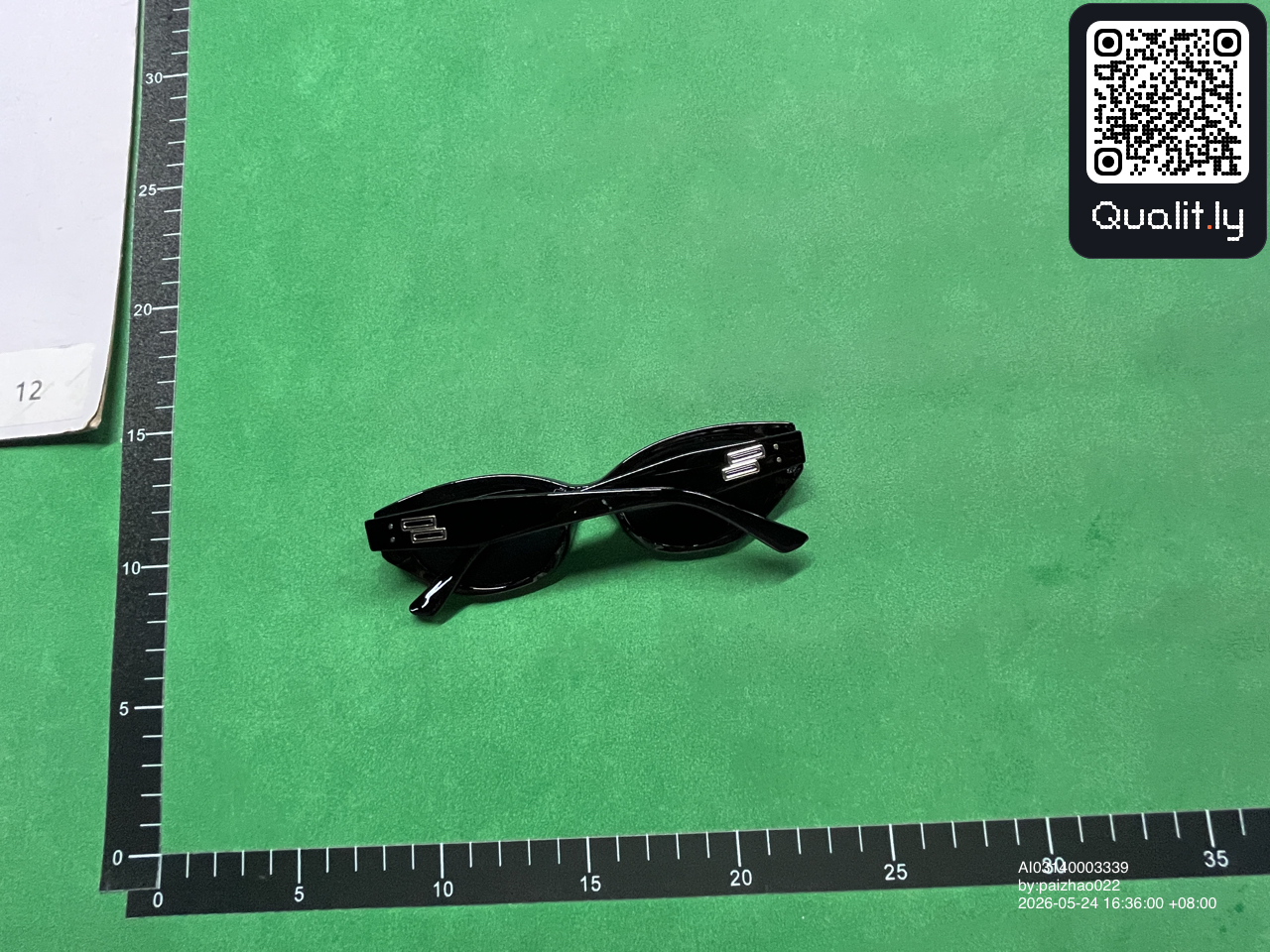 Sunglasses QC photo 2 of 6