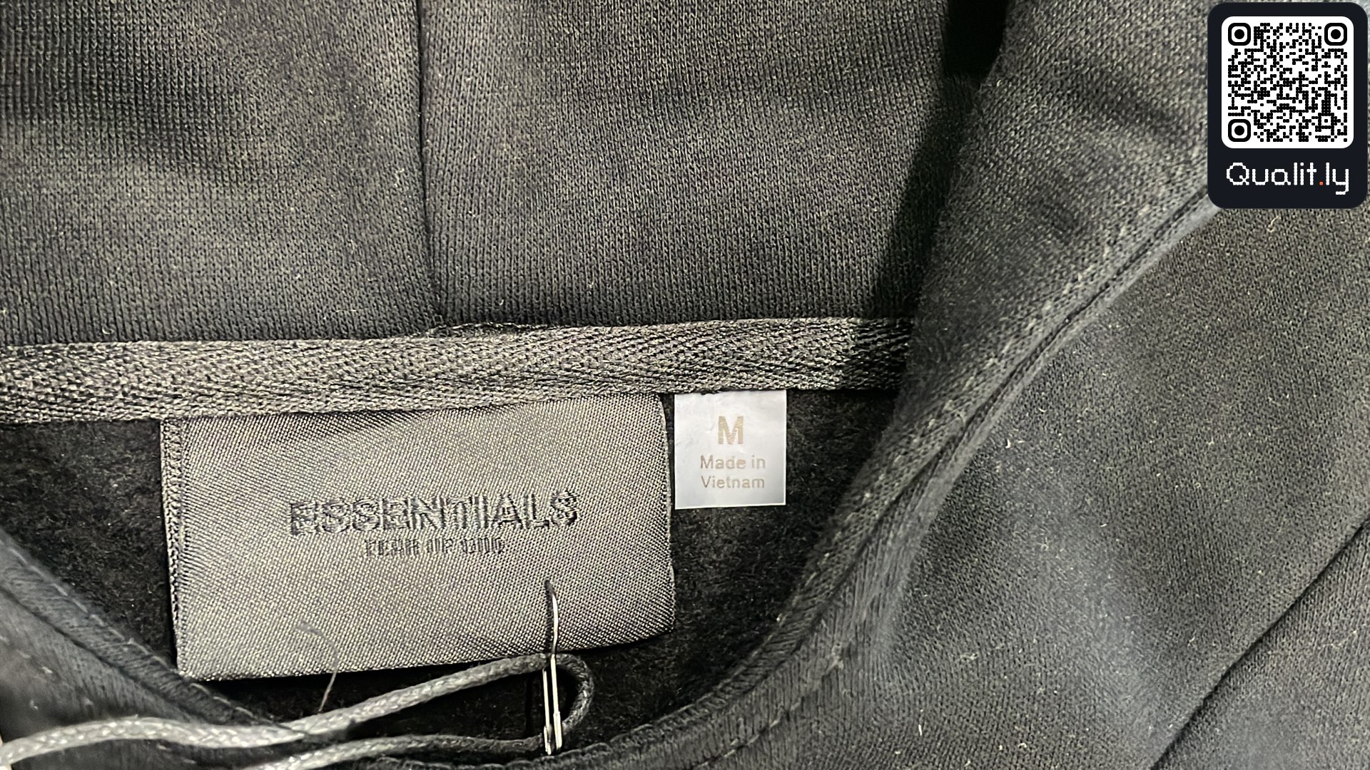 Felpa con cappuccio — foto QC 1 di 4